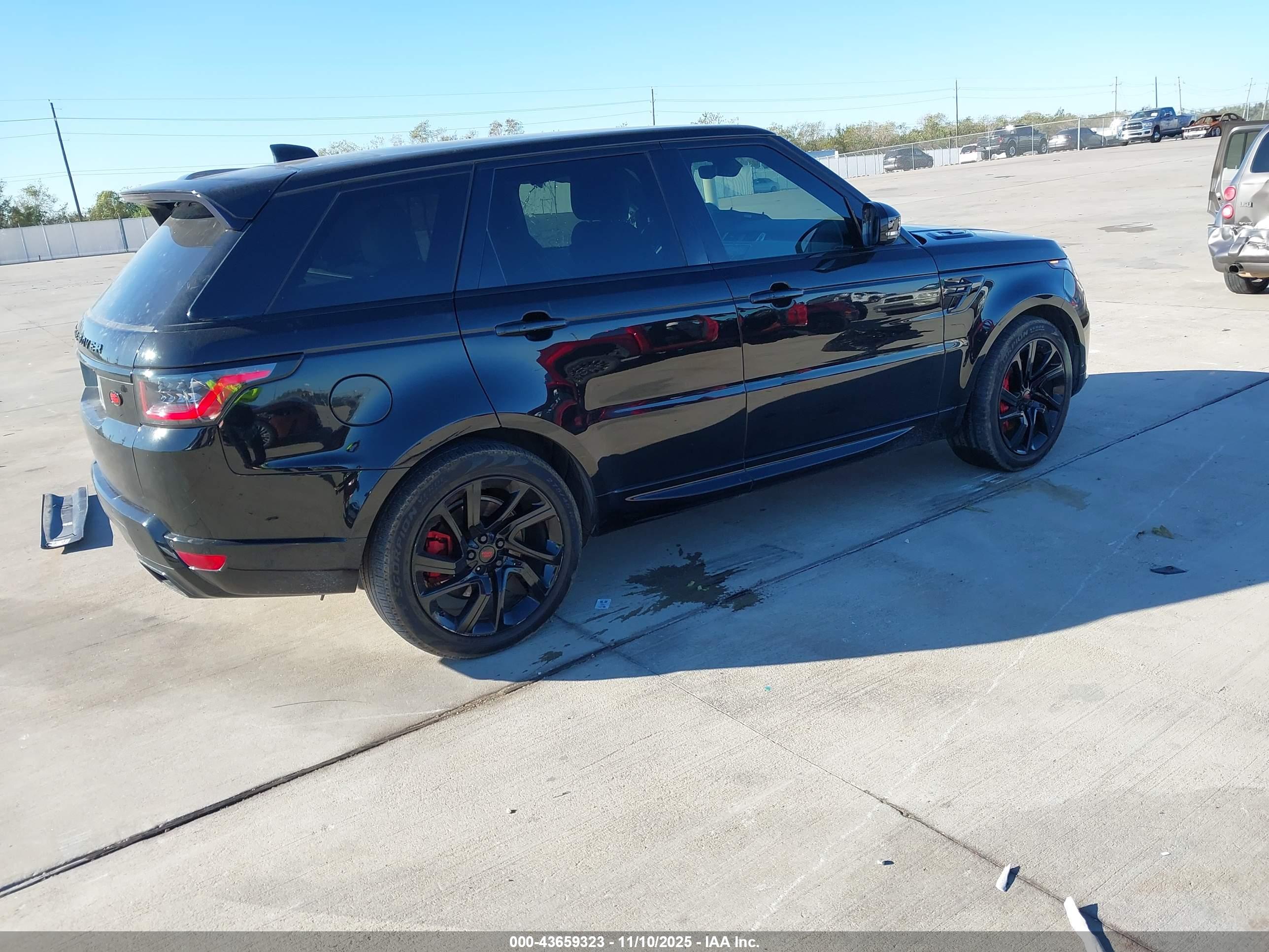 LAND ROVER image 4
