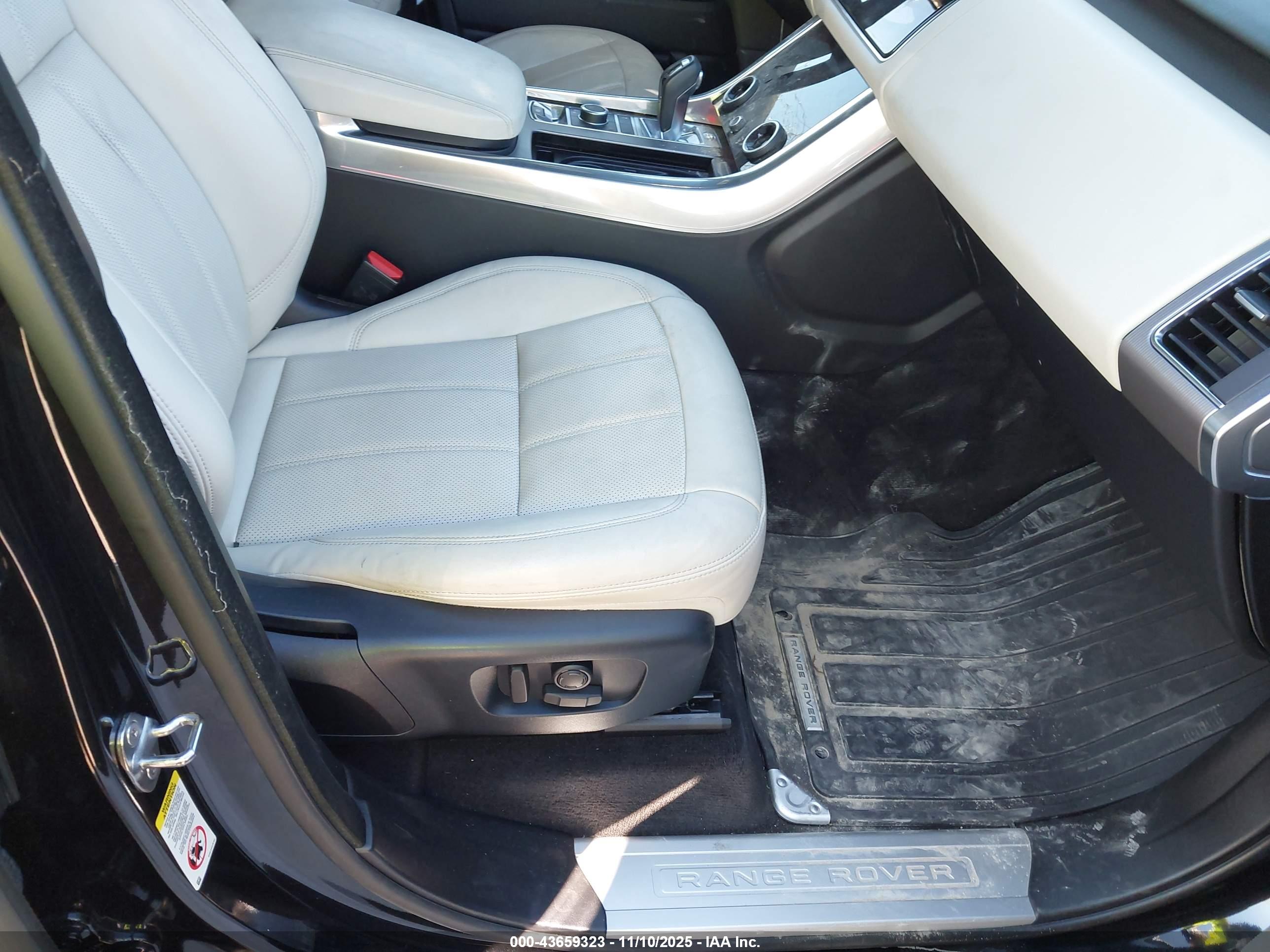 LAND ROVER image 5