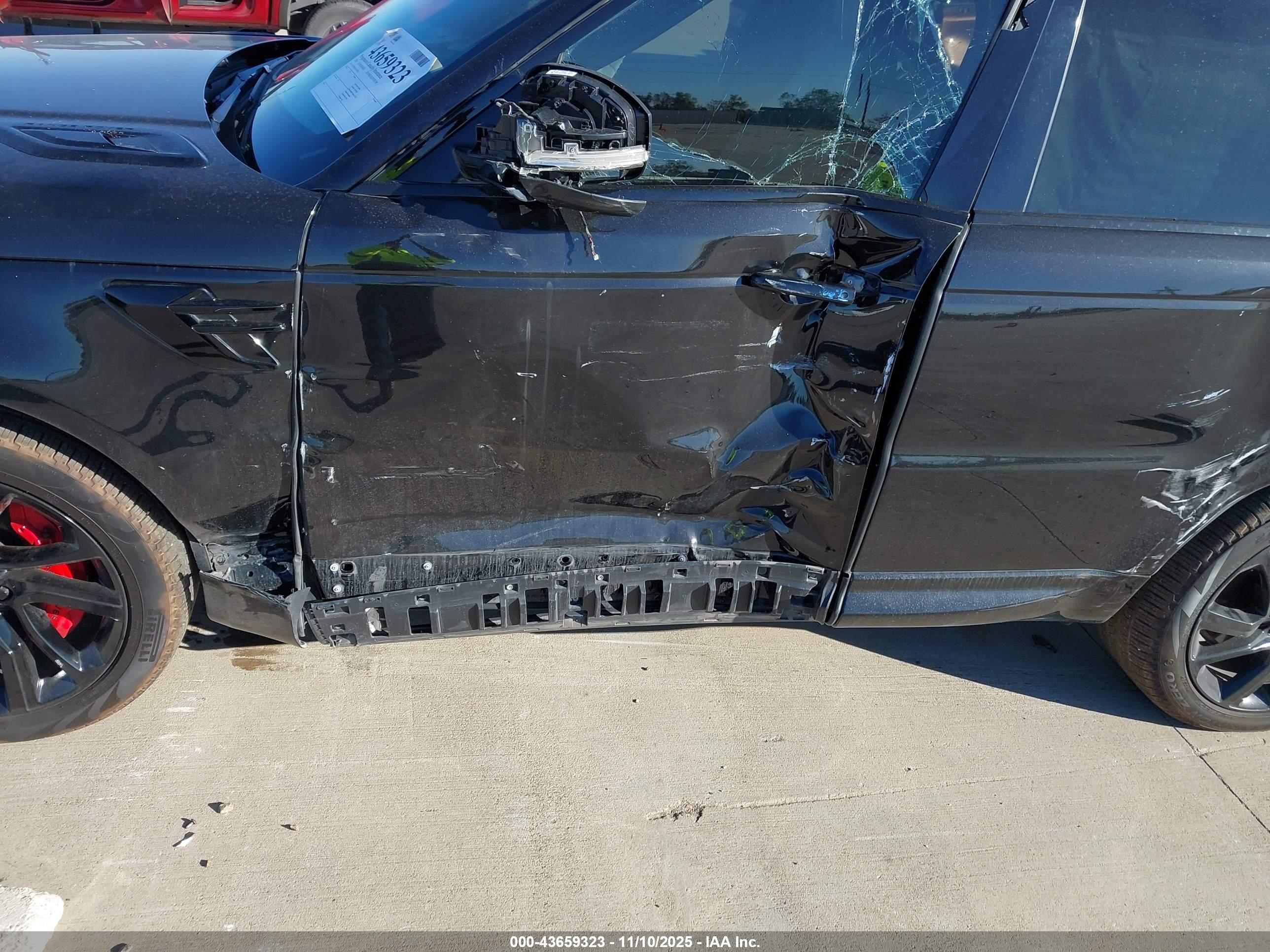 LAND ROVER image 6