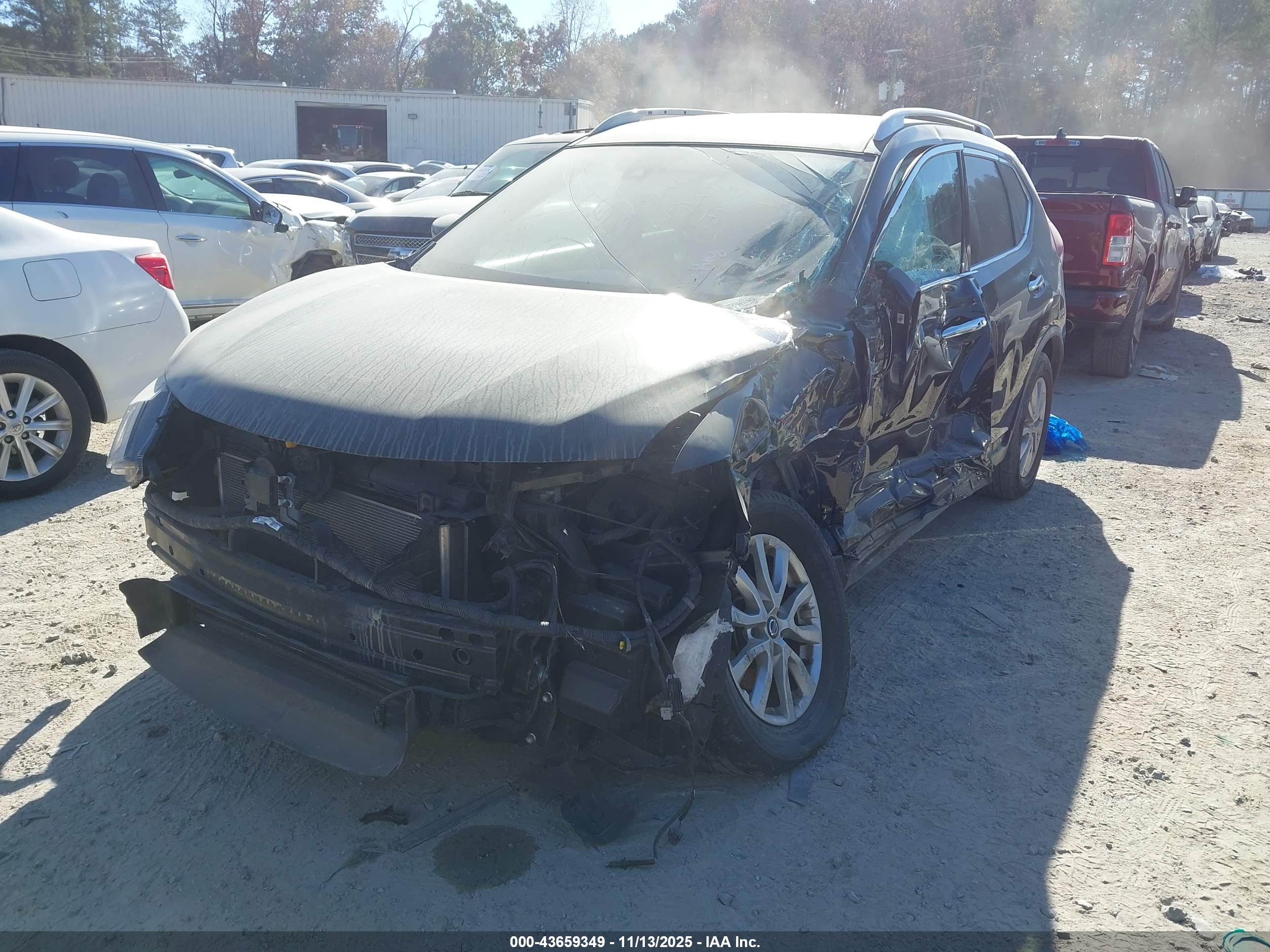 NISSAN ROGUE image 2