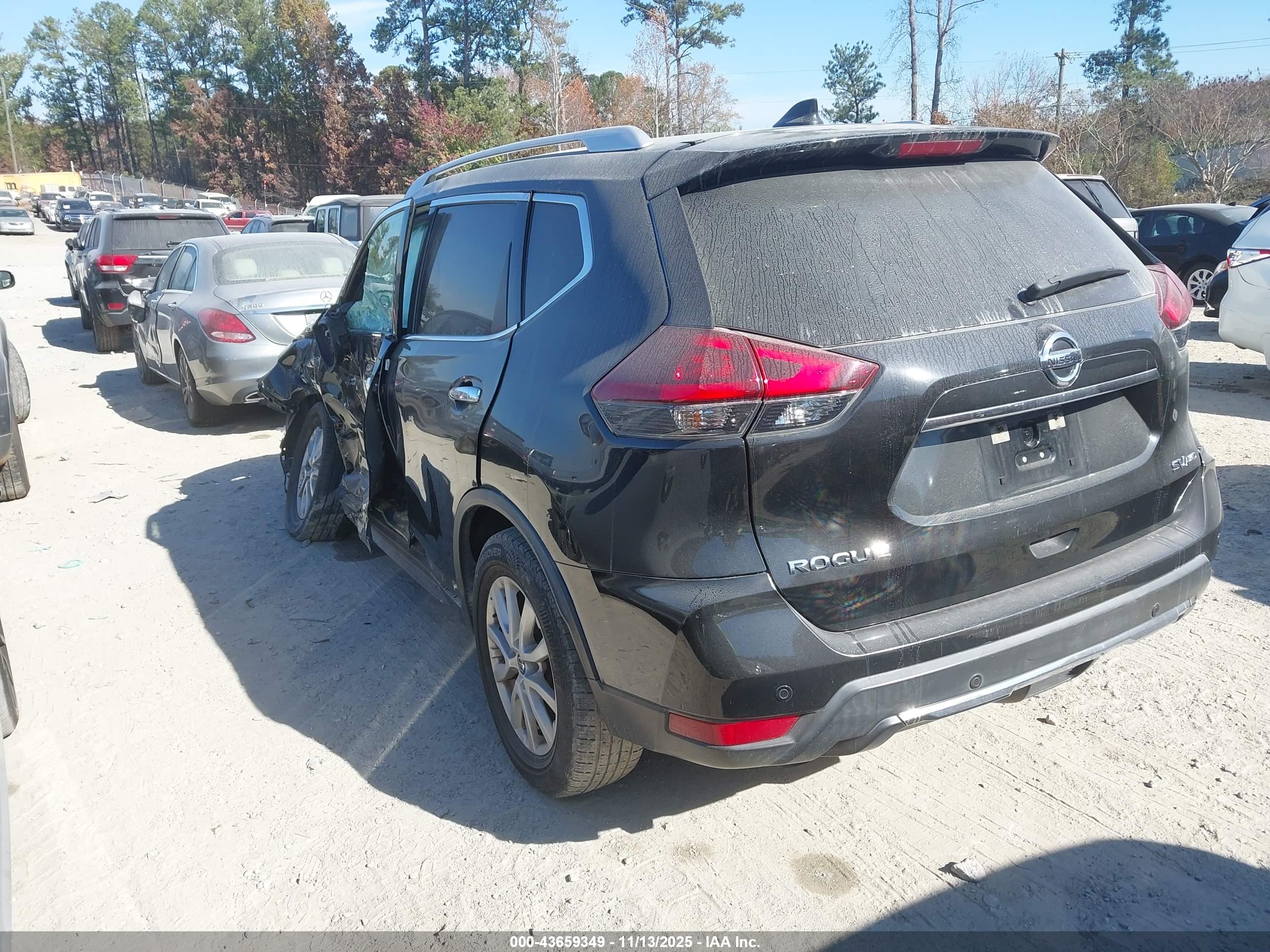 NISSAN ROGUE image 3