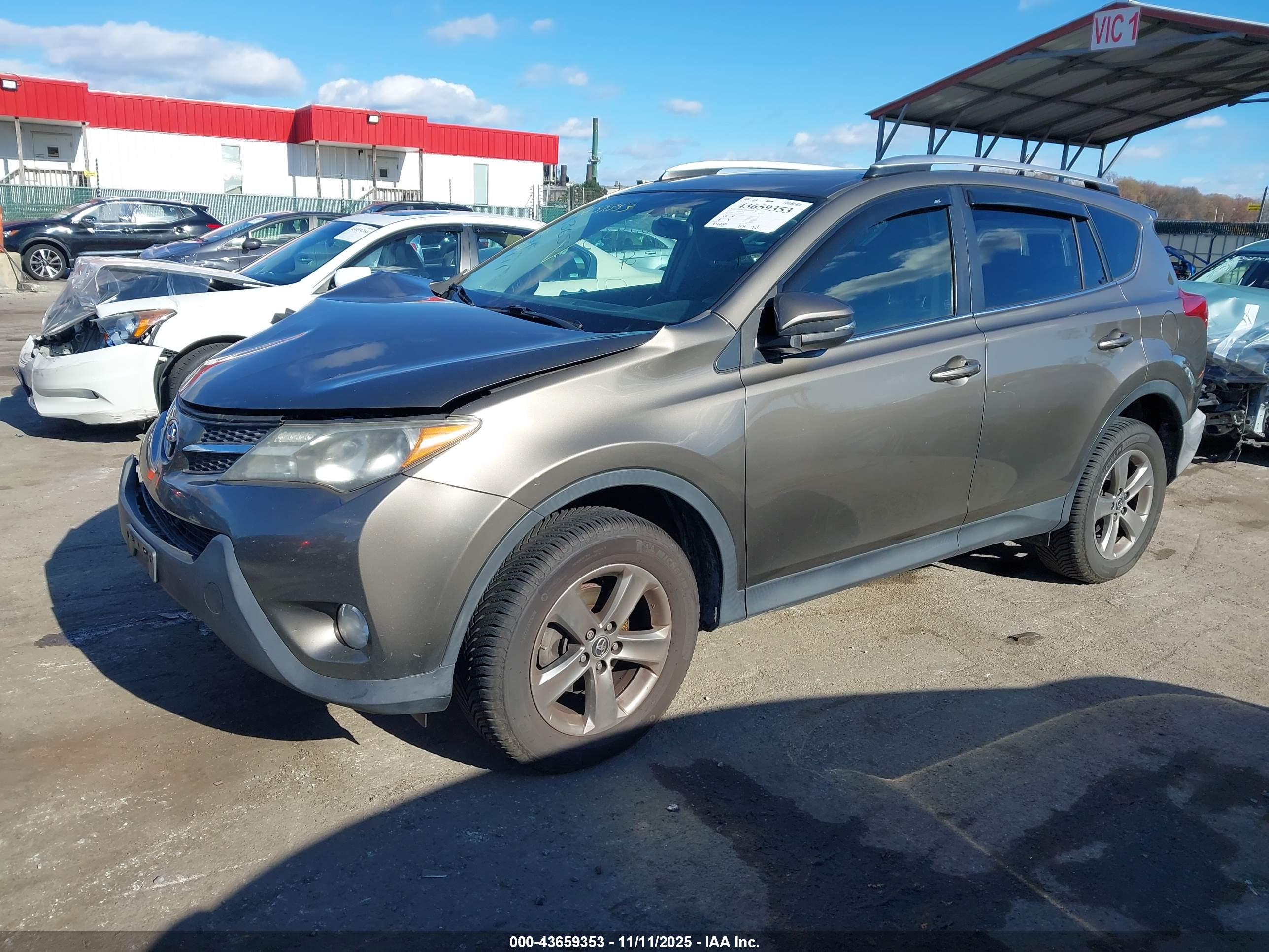 TOYOTA RAV4 image 2