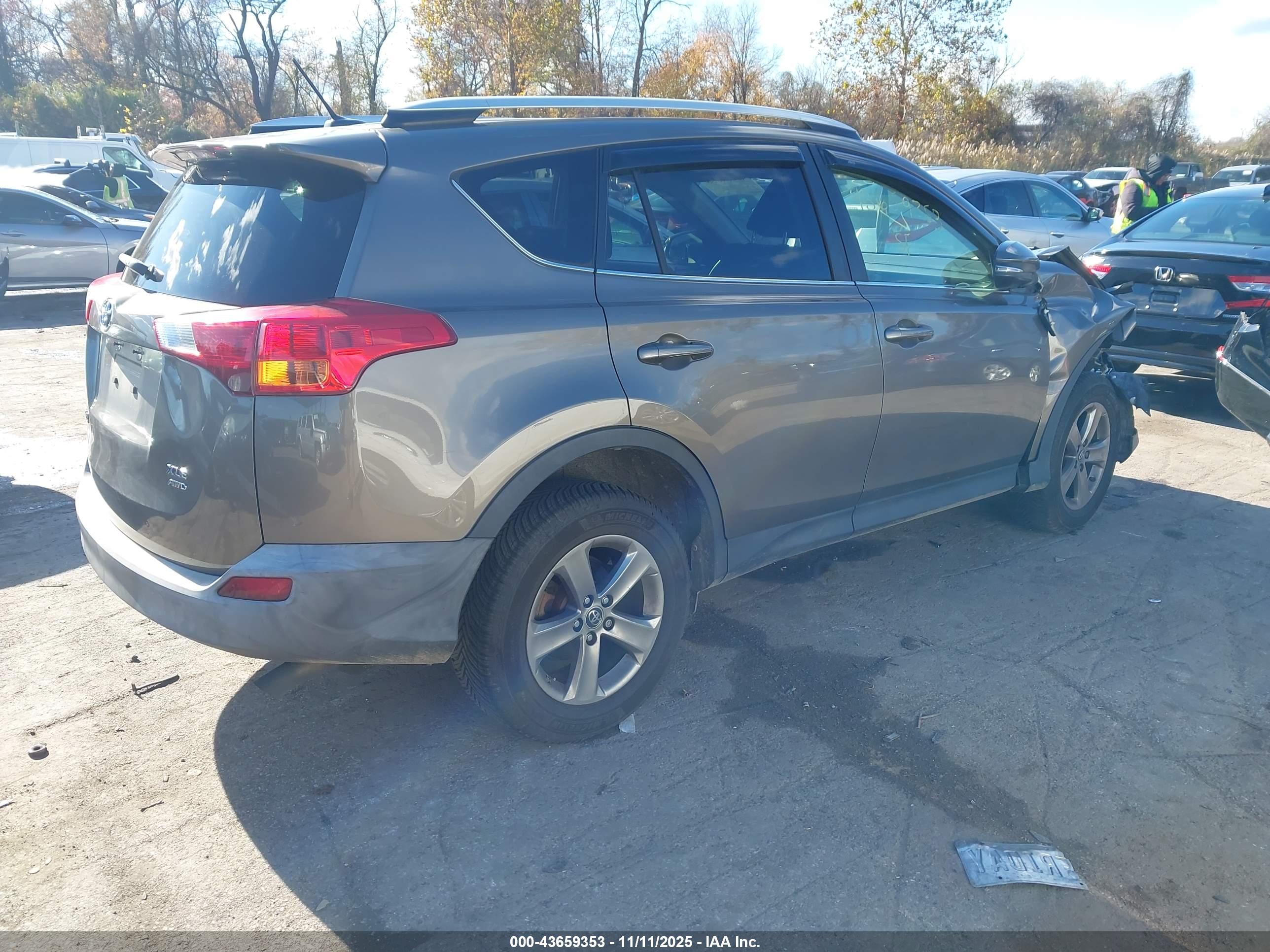 TOYOTA RAV4 image 4