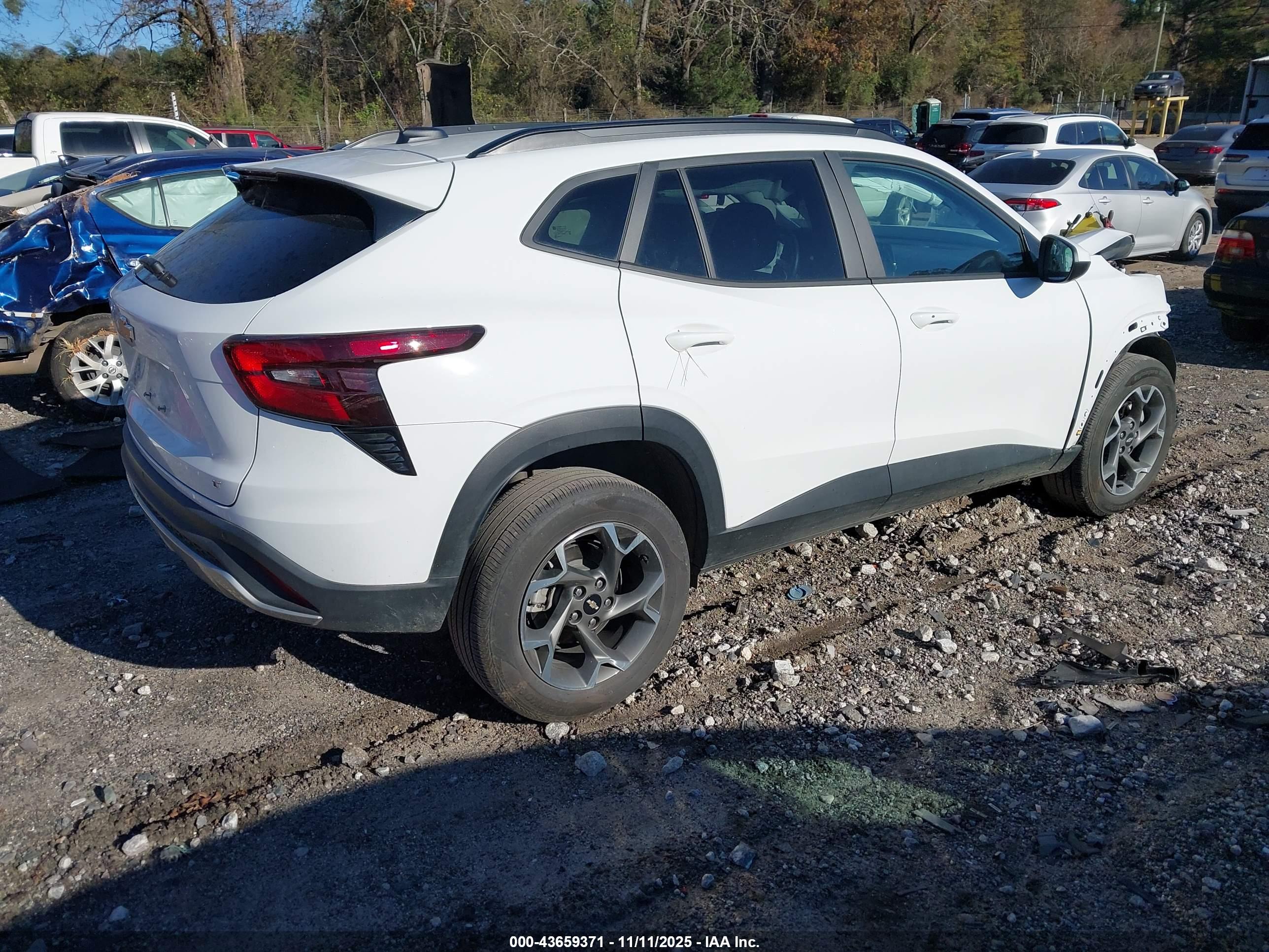 CHEVROLET TRAX image 4