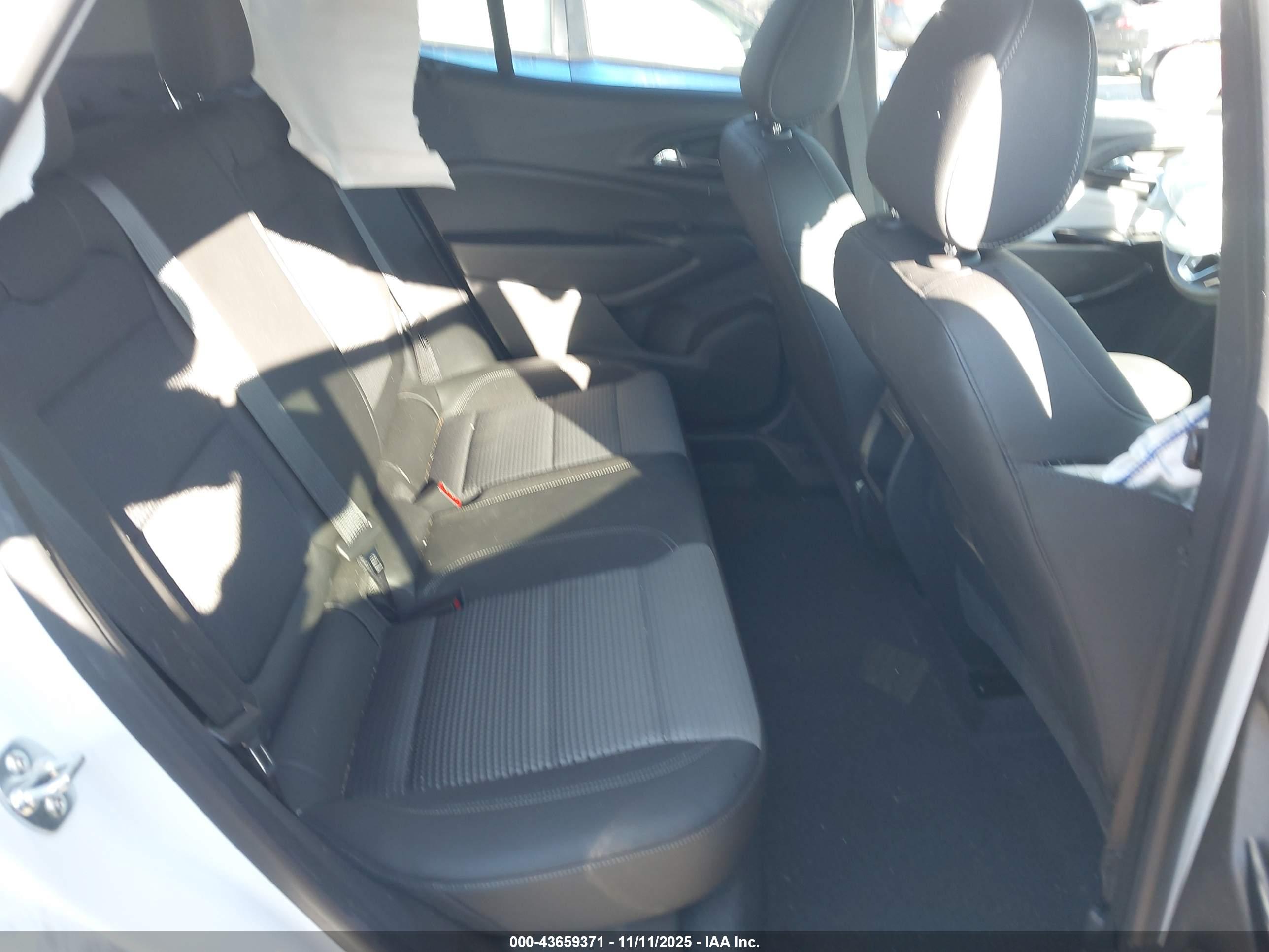 CHEVROLET TRAX image 8