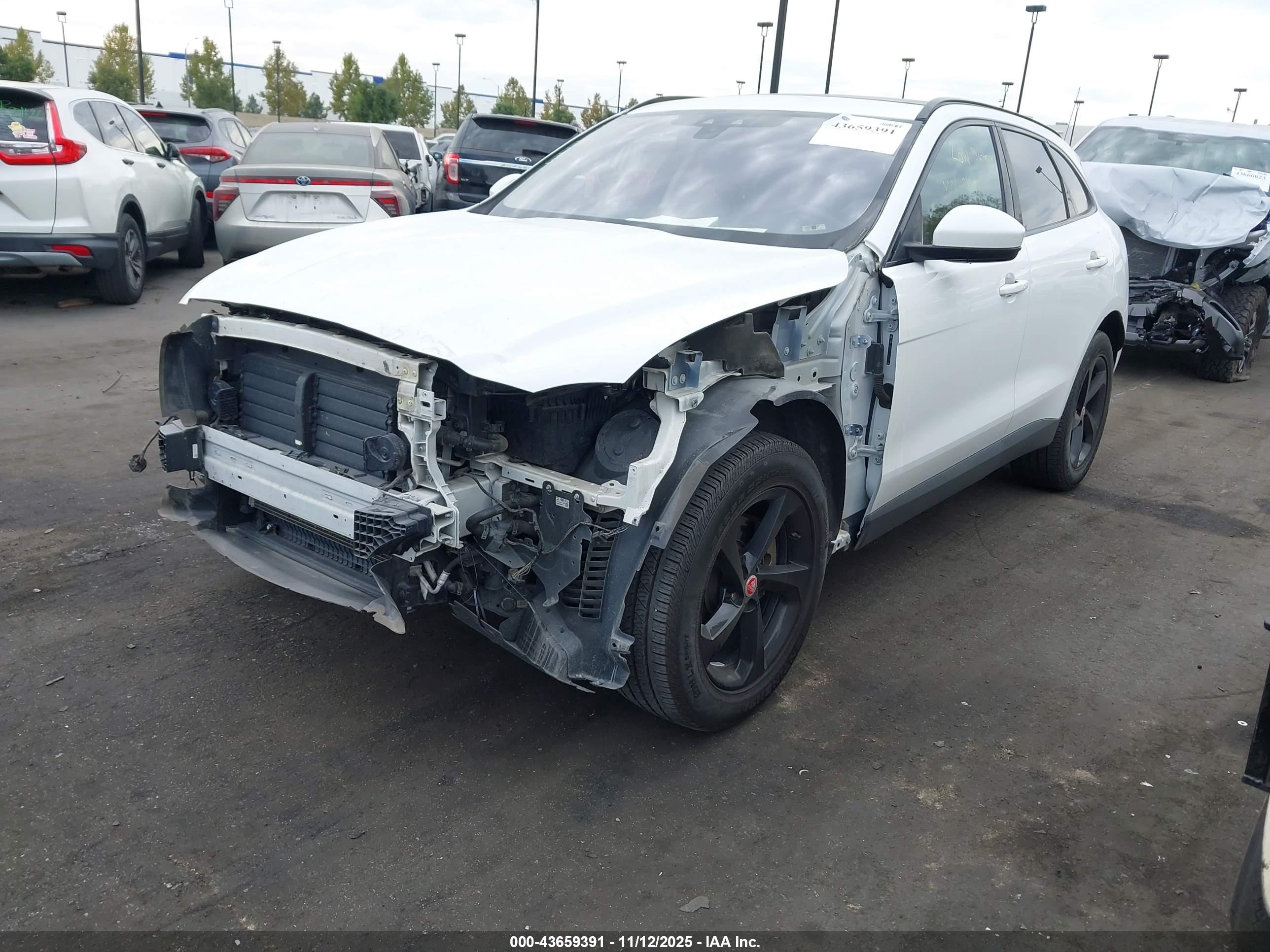 JAGUAR F-PACE image 2
