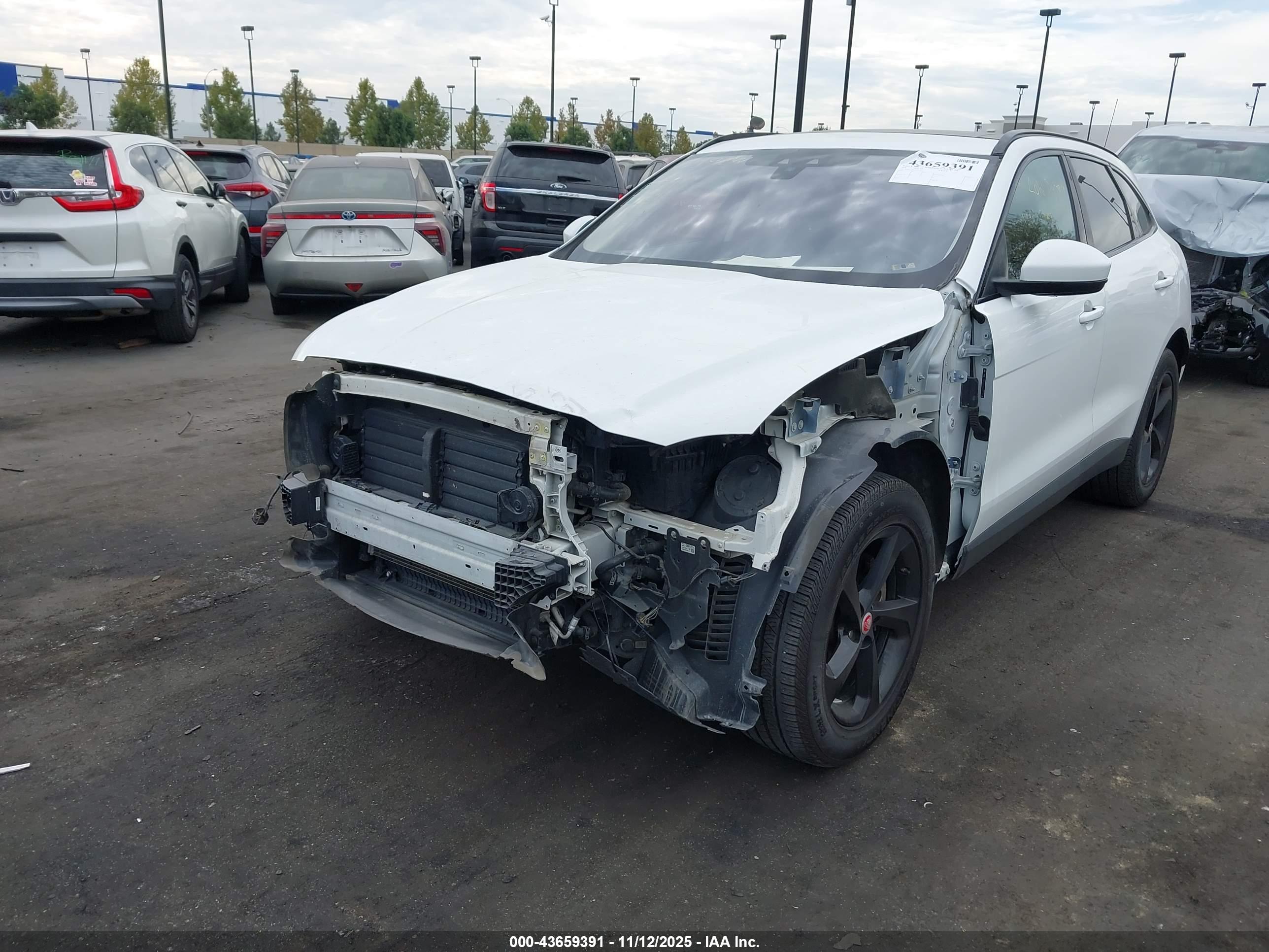 JAGUAR F-PACE image 6