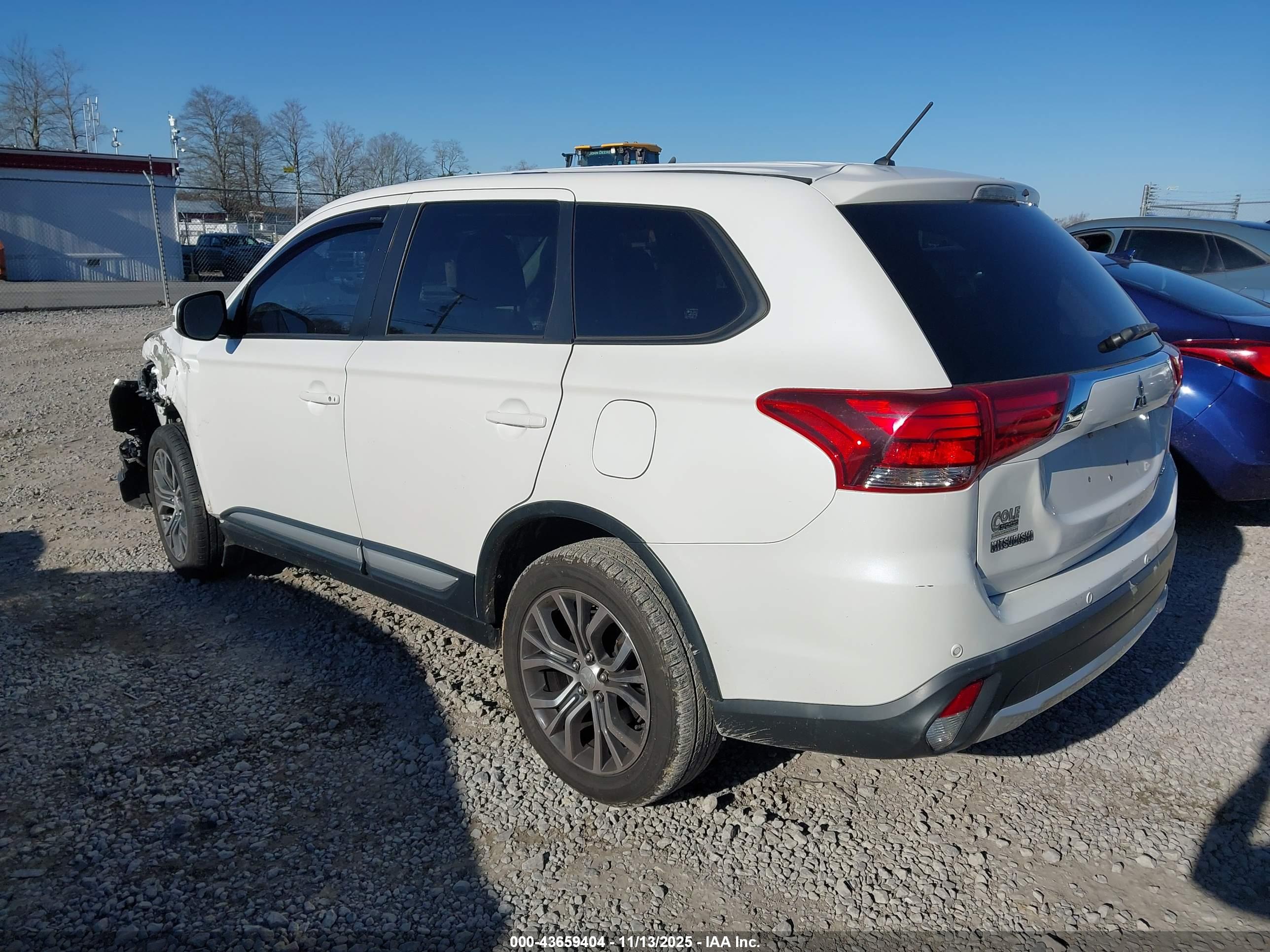 MITSUBISHI OUTLANDER image 3