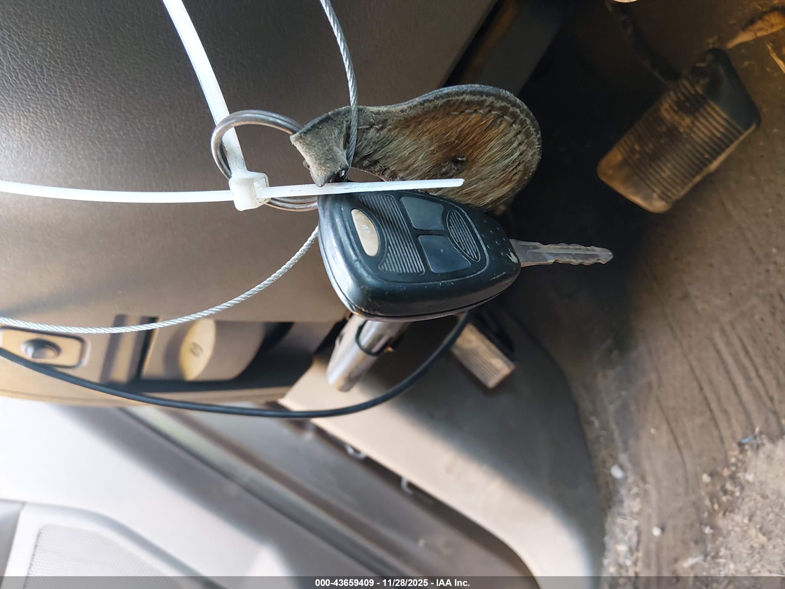 DODGE RAM image 11