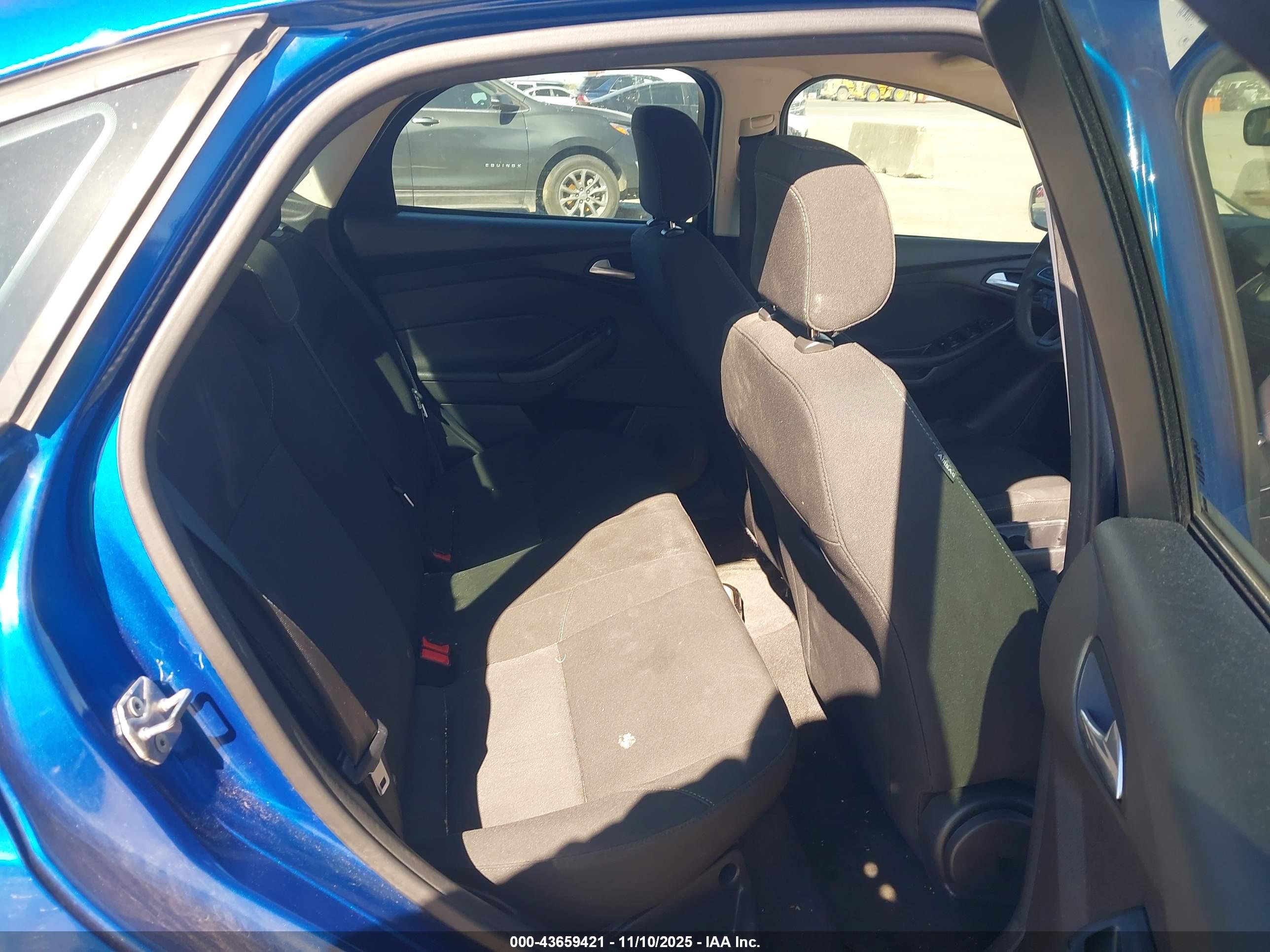 FORD FOCUS image 8