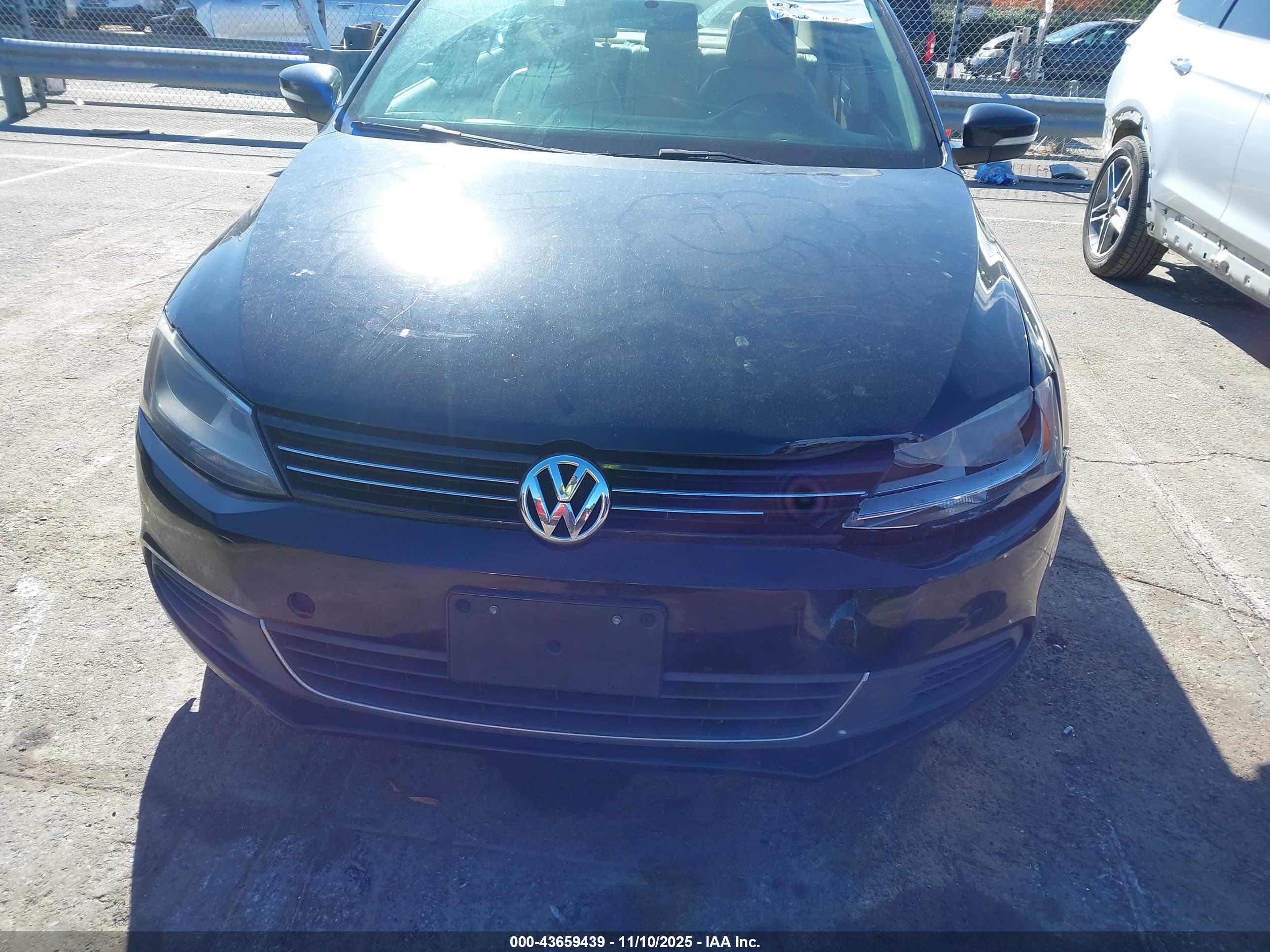 VOLKSWAGEN JETTA image 6