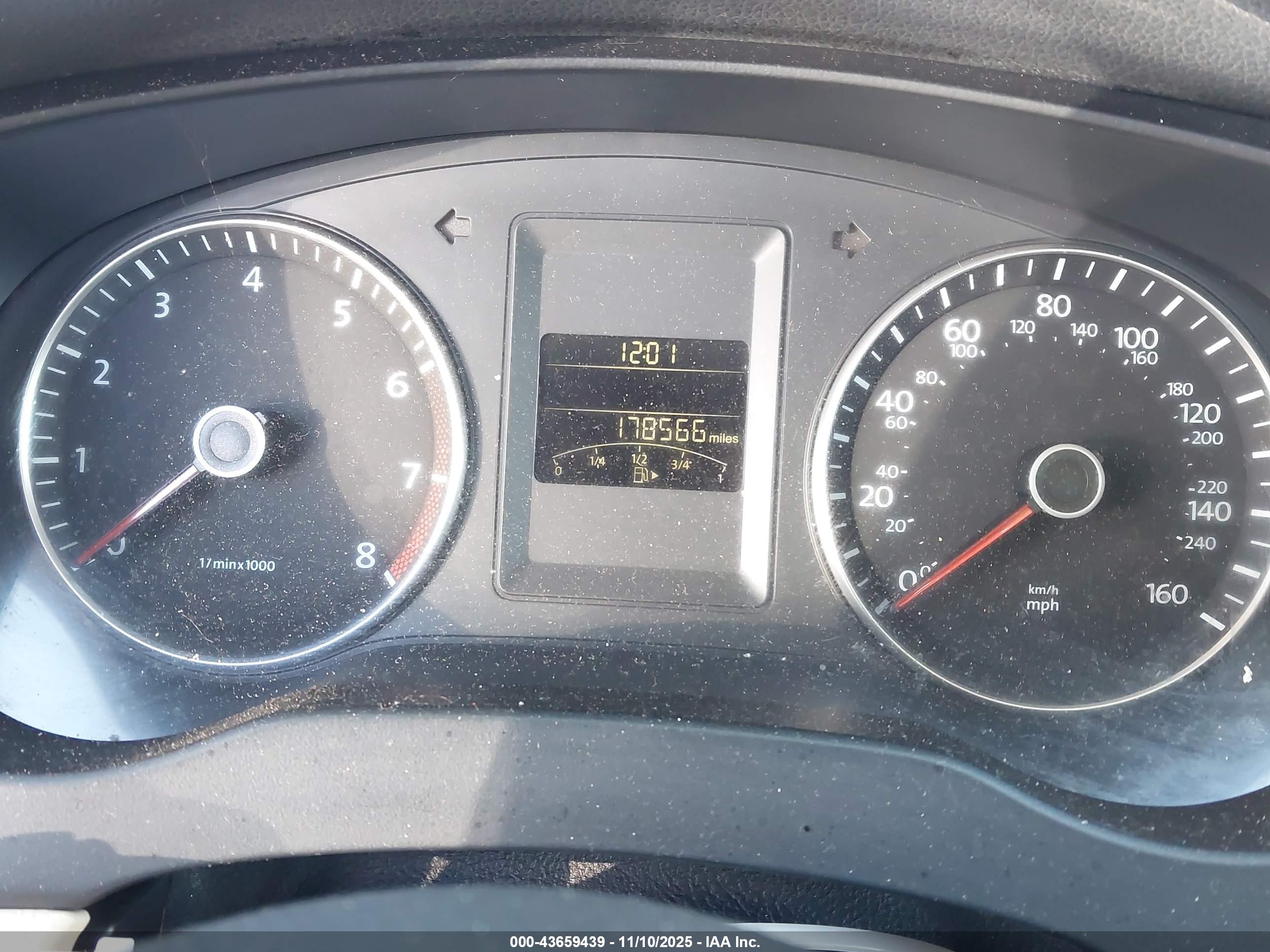 VOLKSWAGEN JETTA image 7