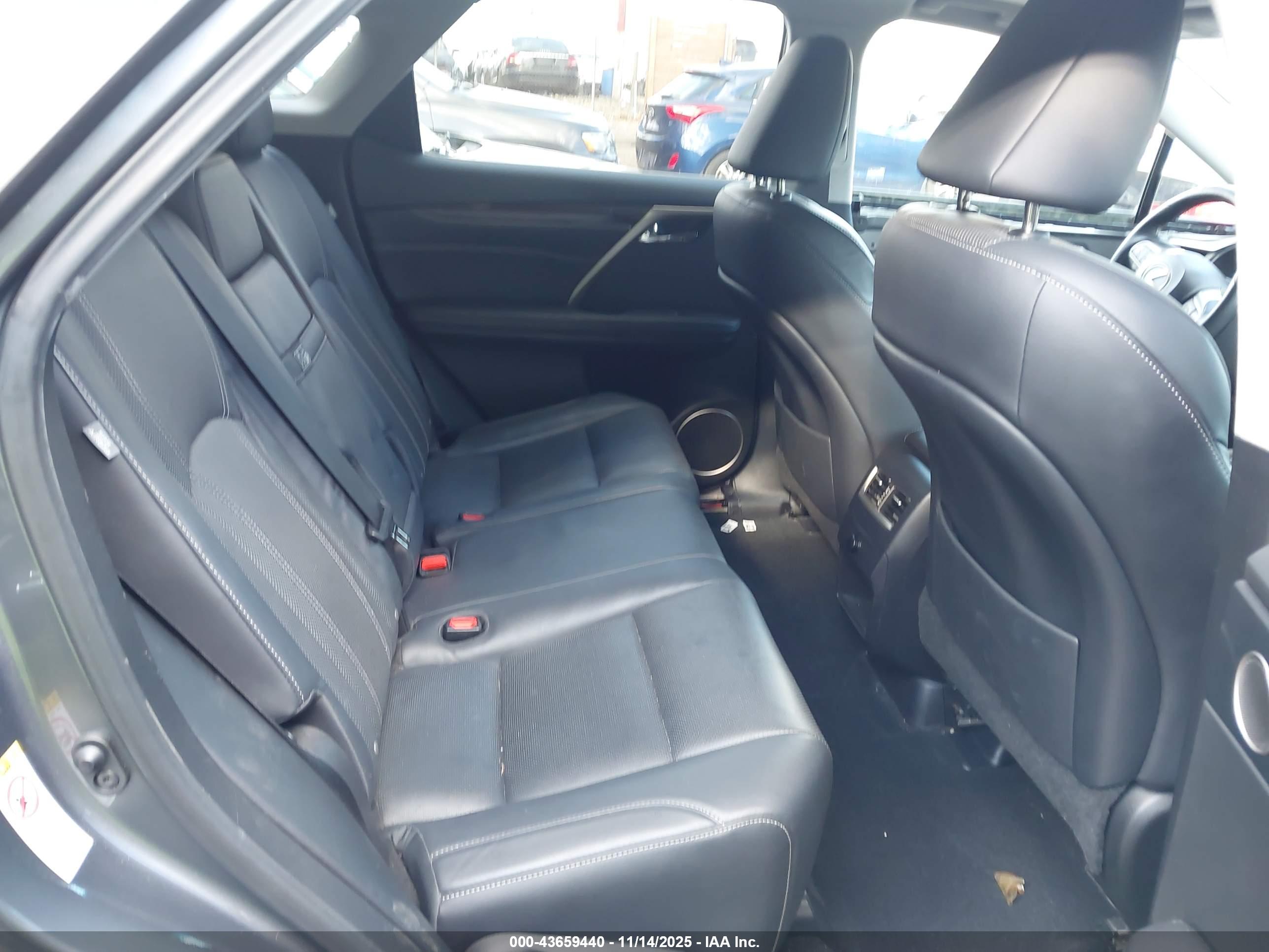 LEXUS RX image 8
