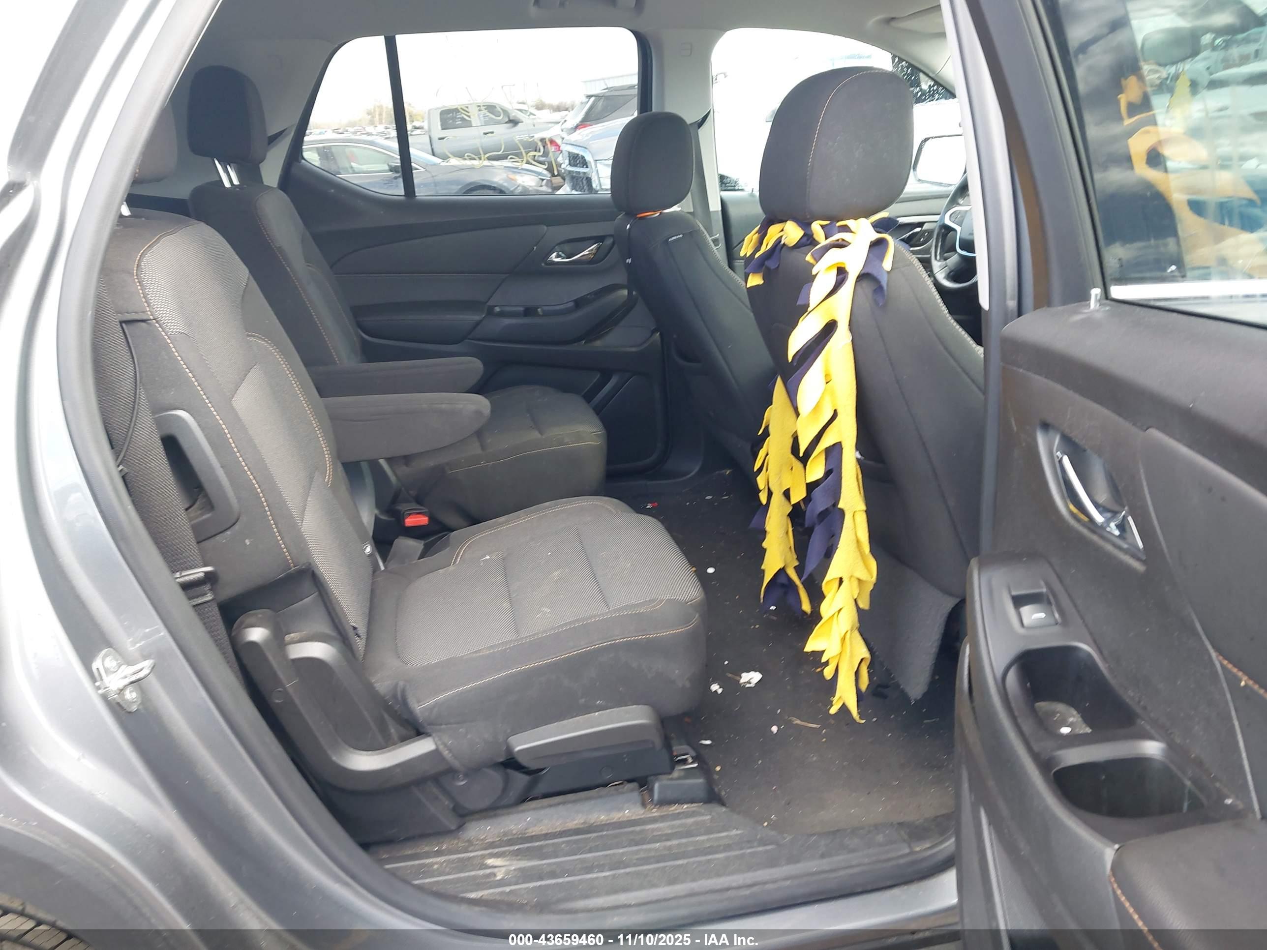 CHEVROLET TRAVERSE image 8