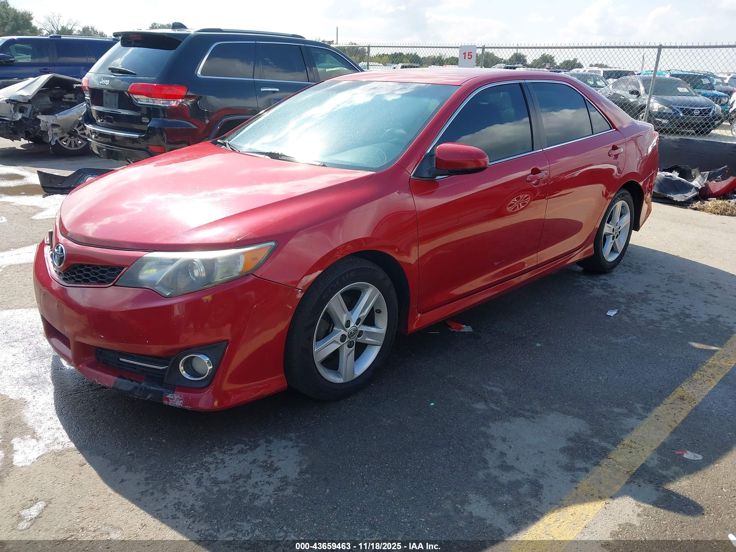 TOYOTA CAMRY image 2