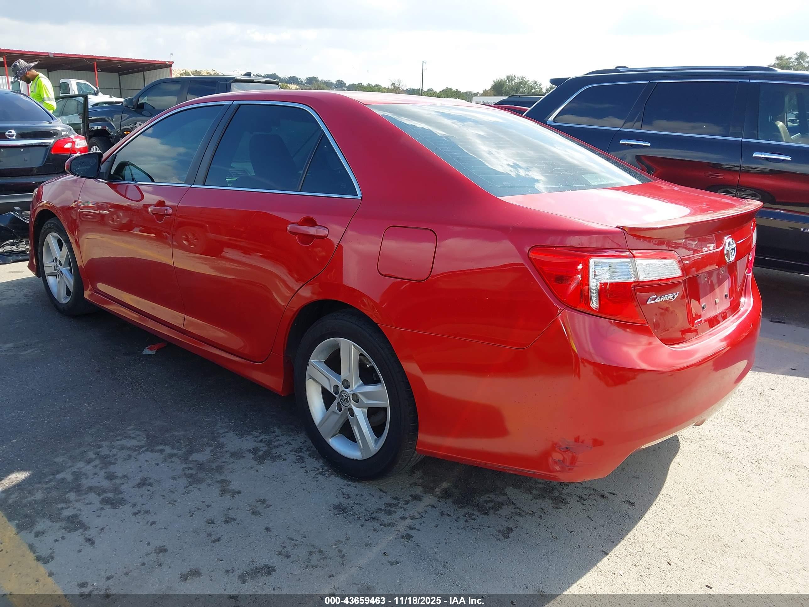 TOYOTA CAMRY image 3
