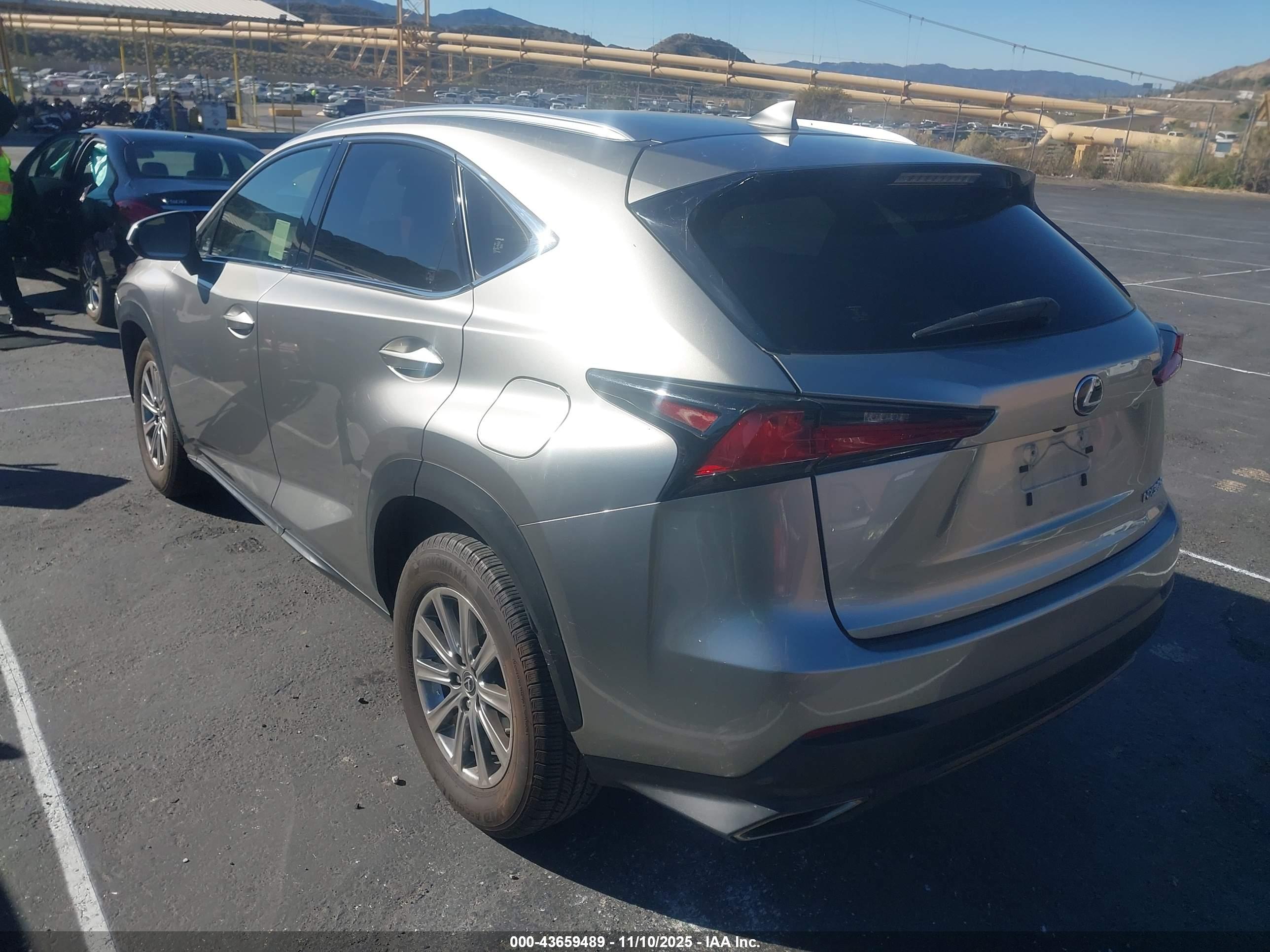 LEXUS NX image 3