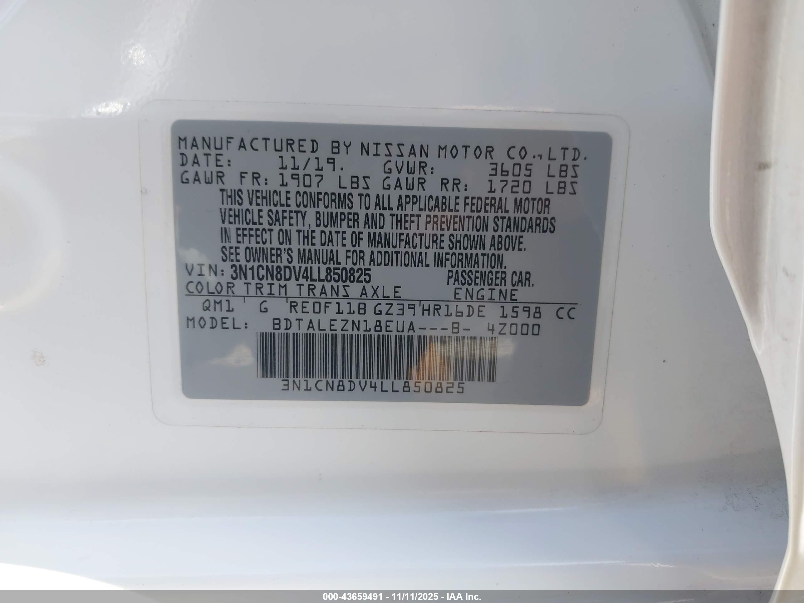 NISSAN VERSA image 9