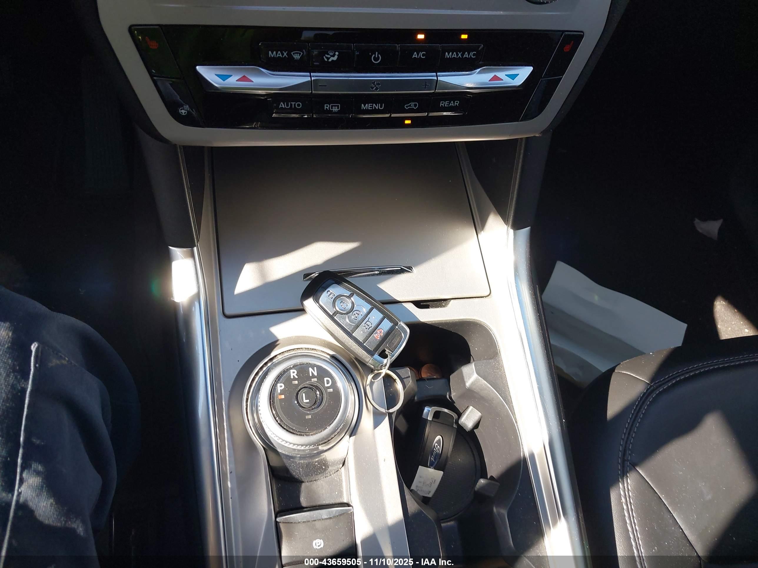 FORD EXPLORER image 11
