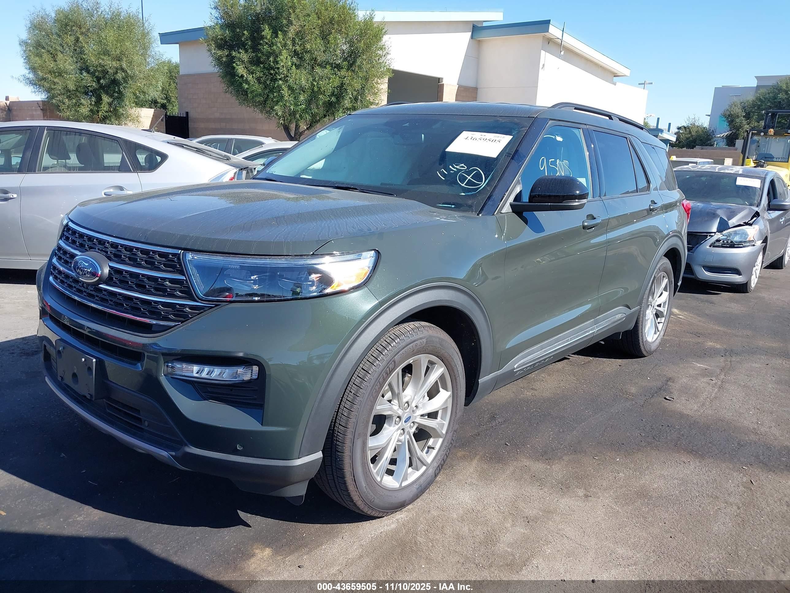 FORD EXPLORER image 2