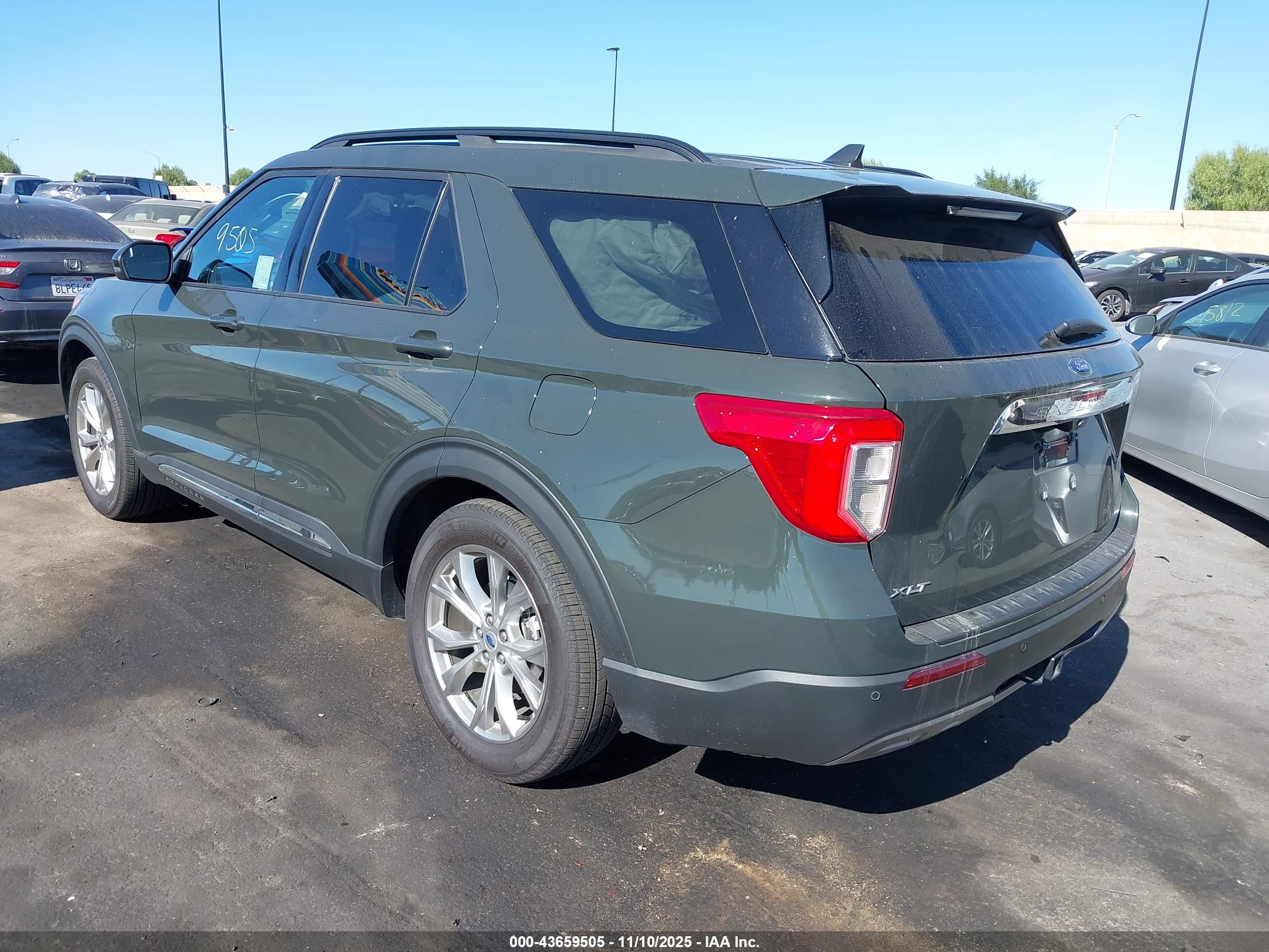 FORD EXPLORER image 3