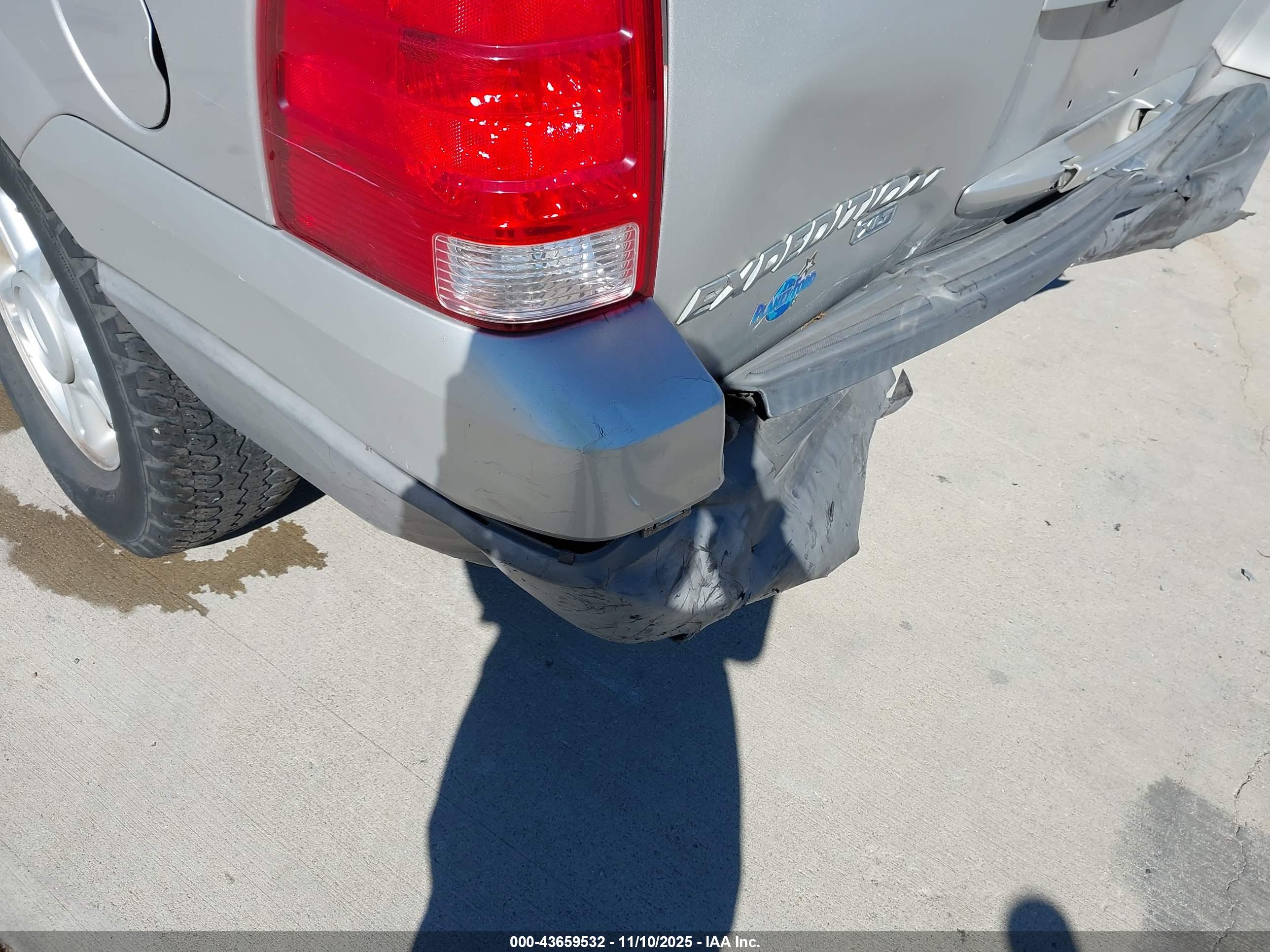 FORD EXPEDITION image 6