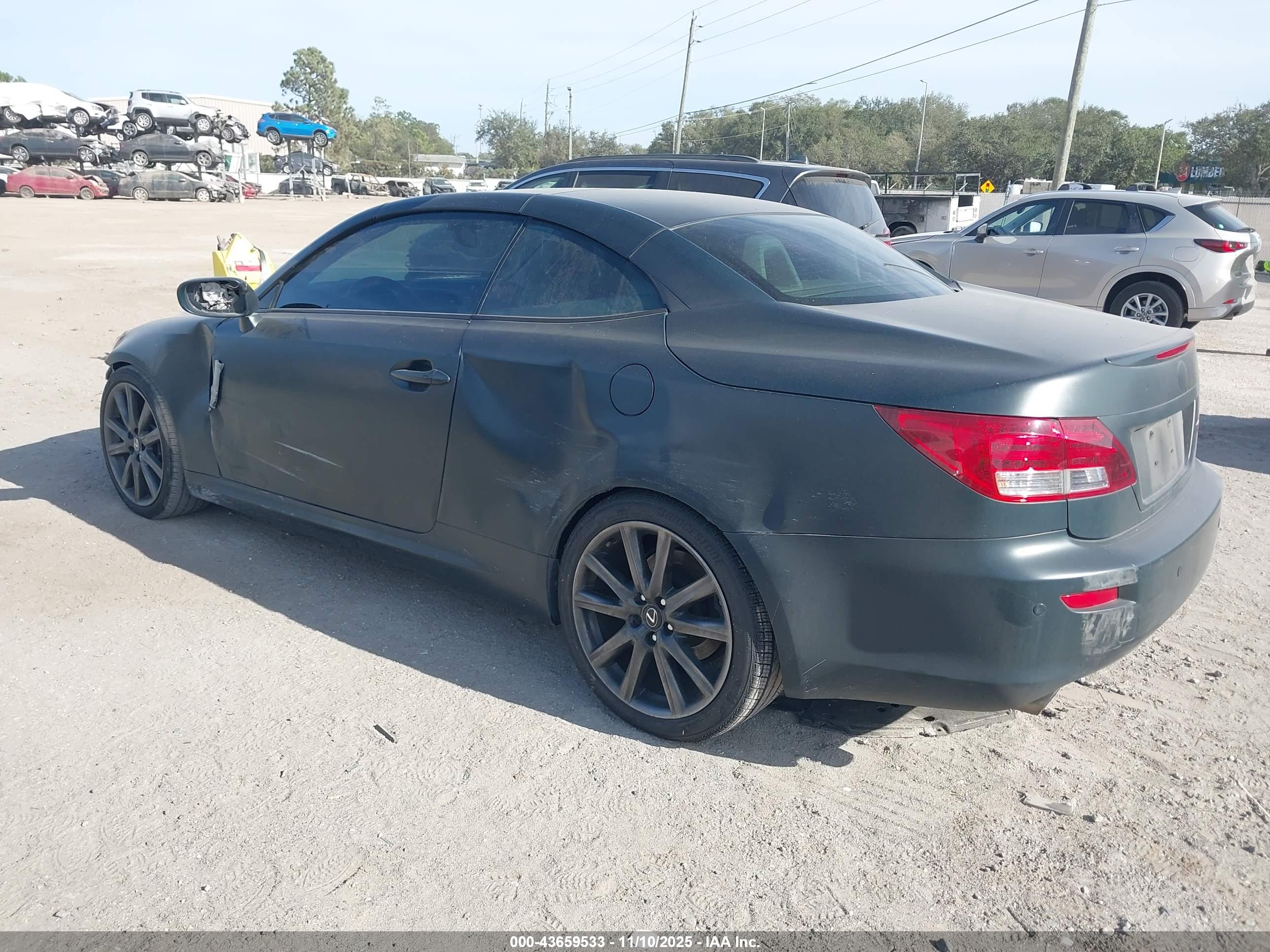 LEXUS IS image 3
