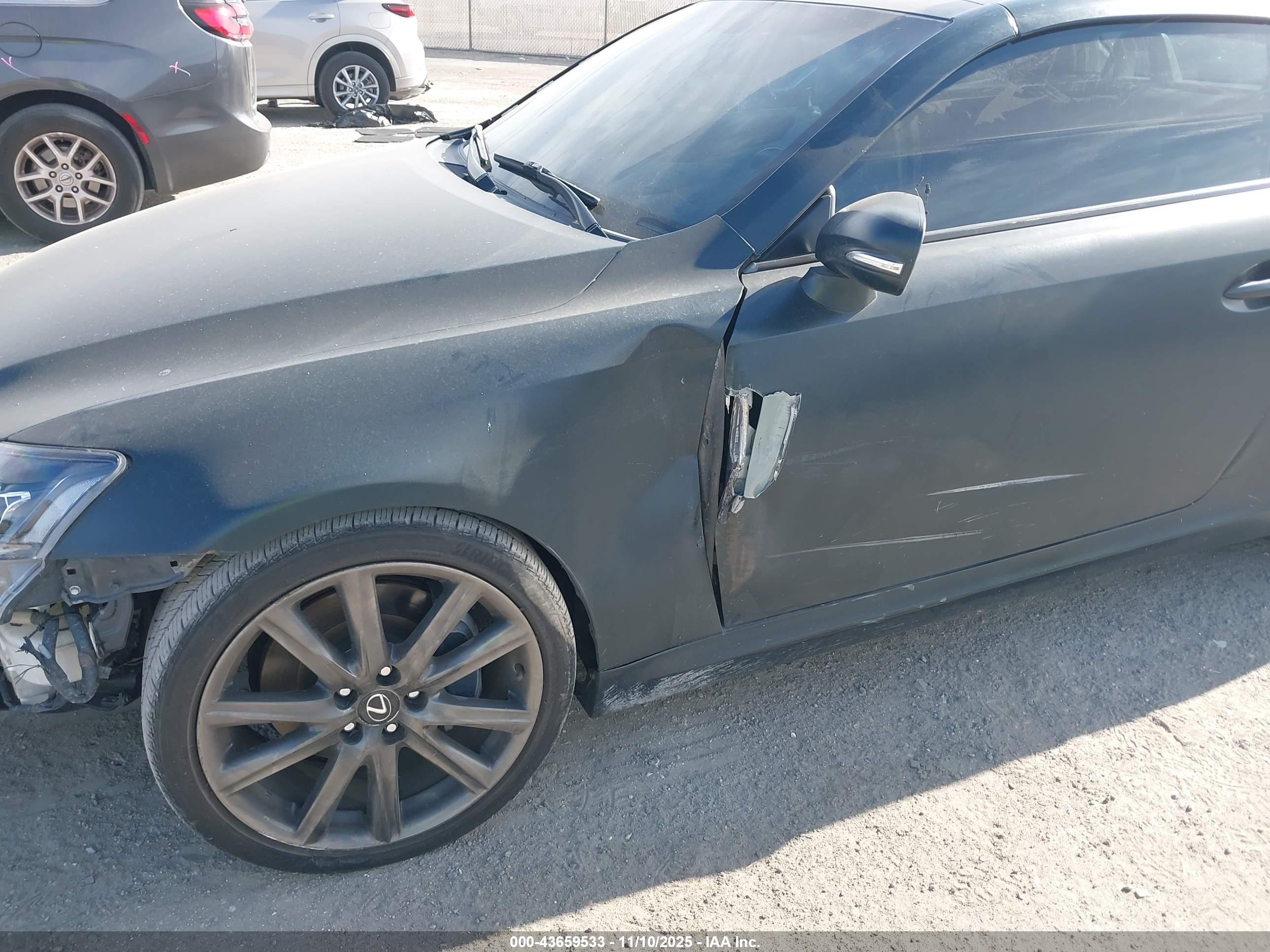 LEXUS IS image 6