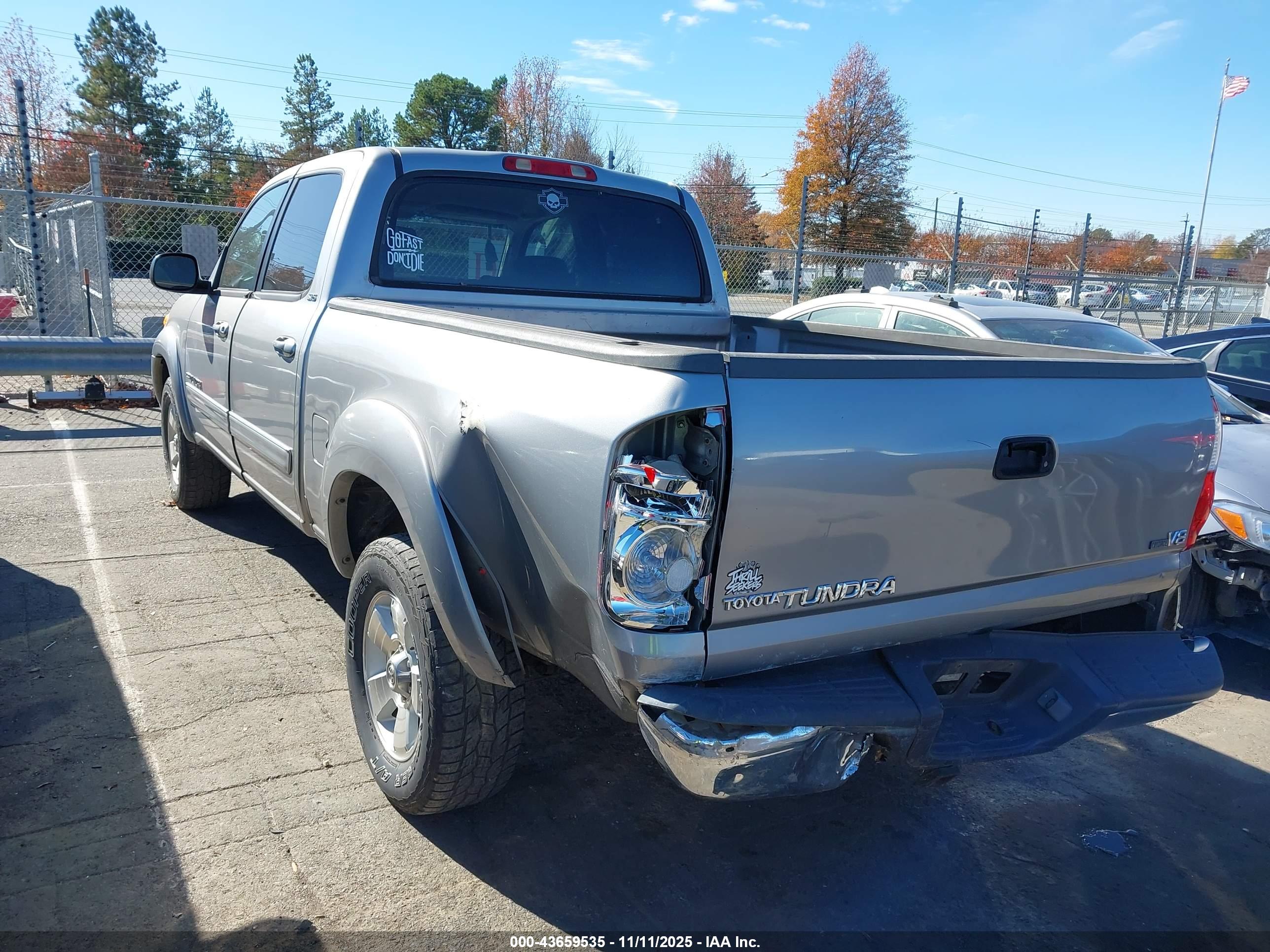 TOYOTA TUNDRA image 3