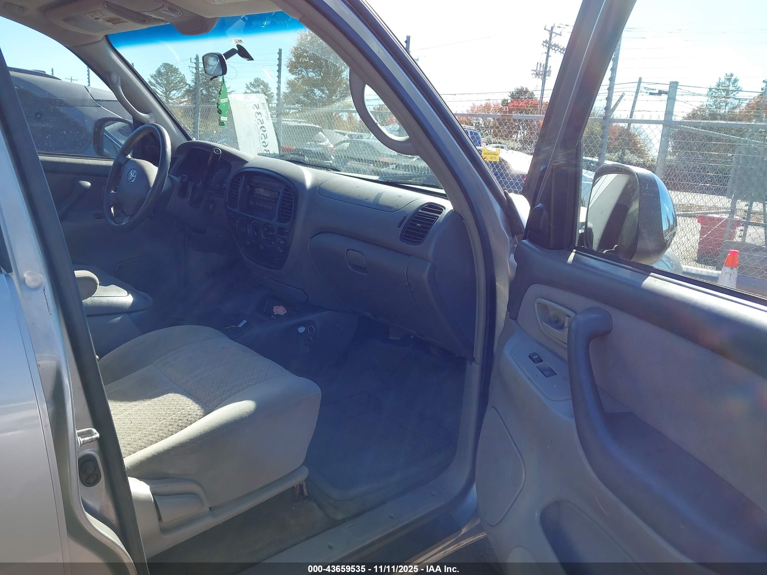 TOYOTA TUNDRA image 5