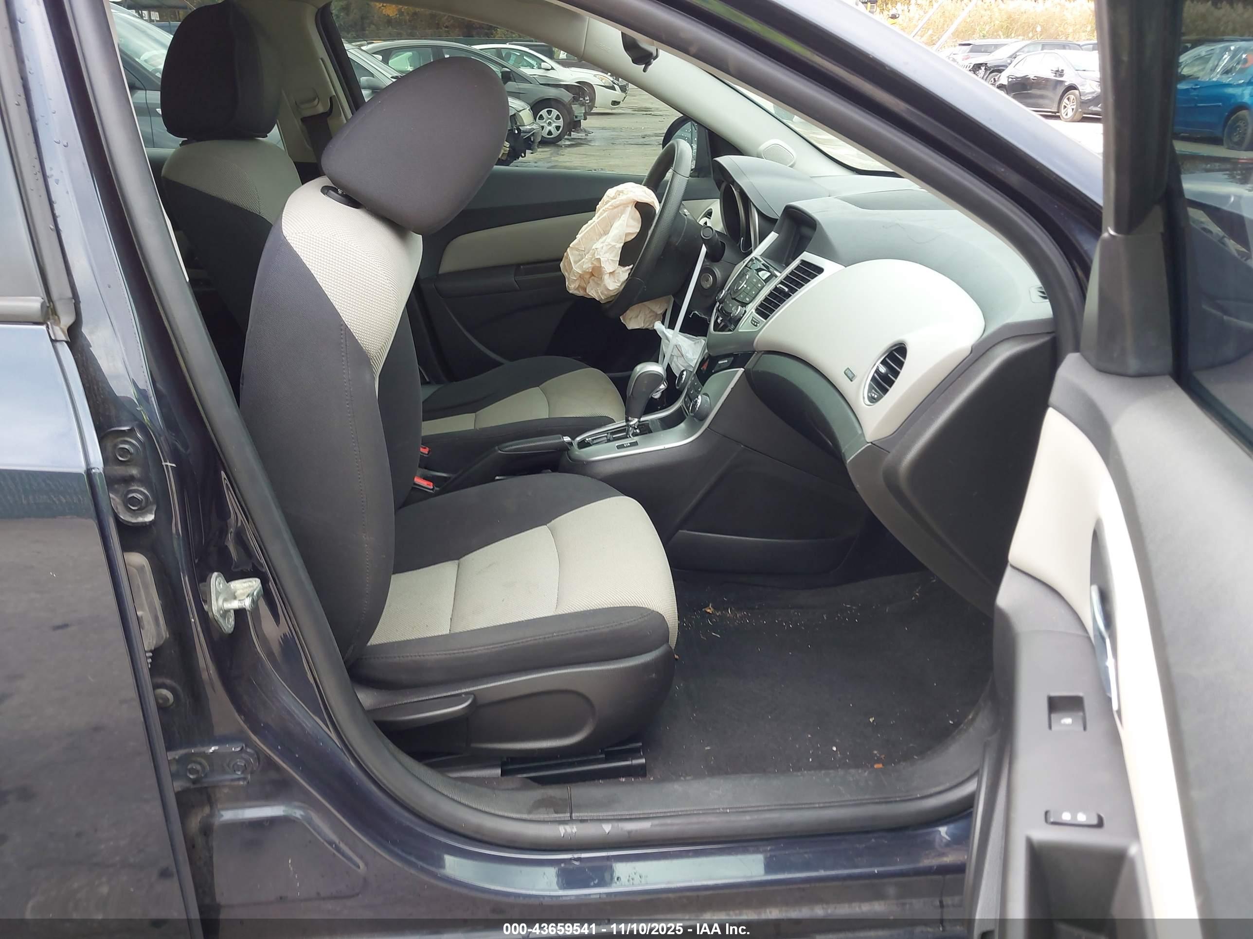 CHEVROLET CRUZE image 5