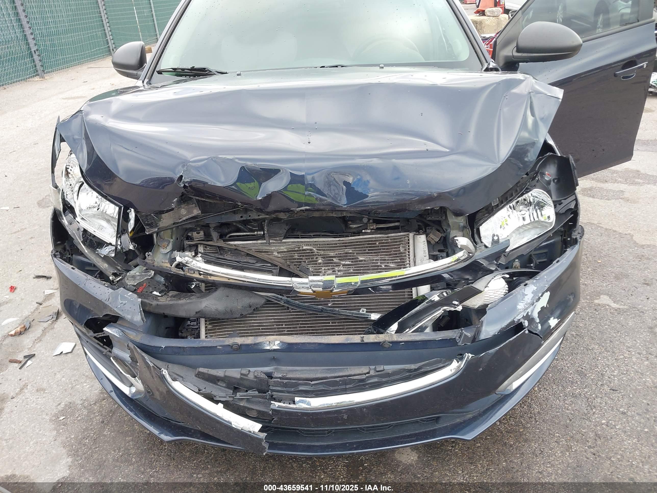 CHEVROLET CRUZE image 6
