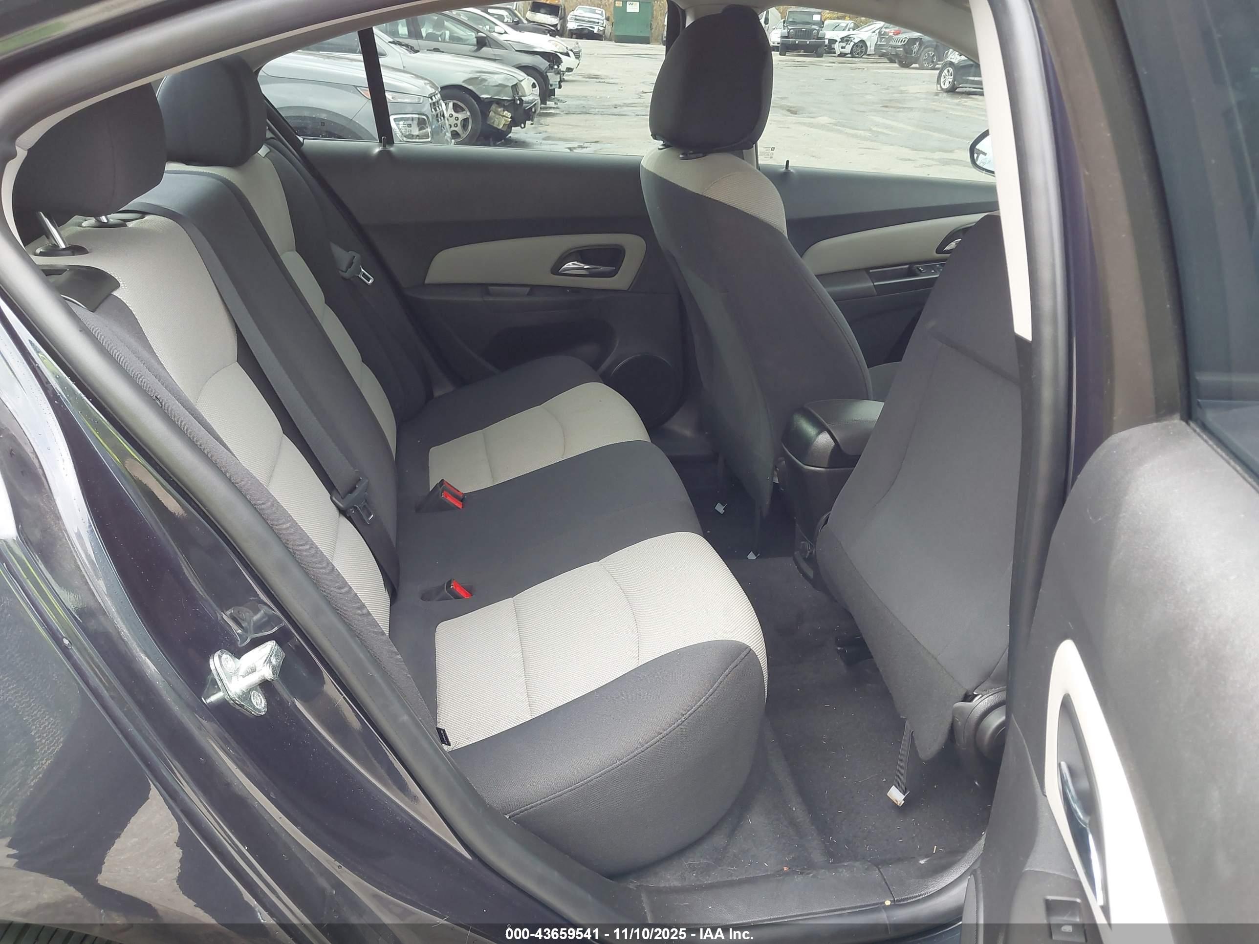 CHEVROLET CRUZE image 8
