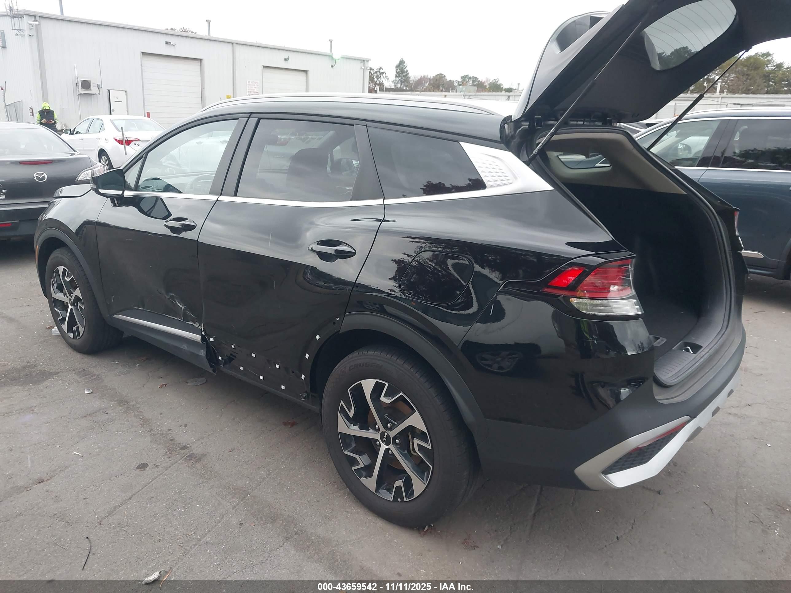 KIA SPORTAGE image 3