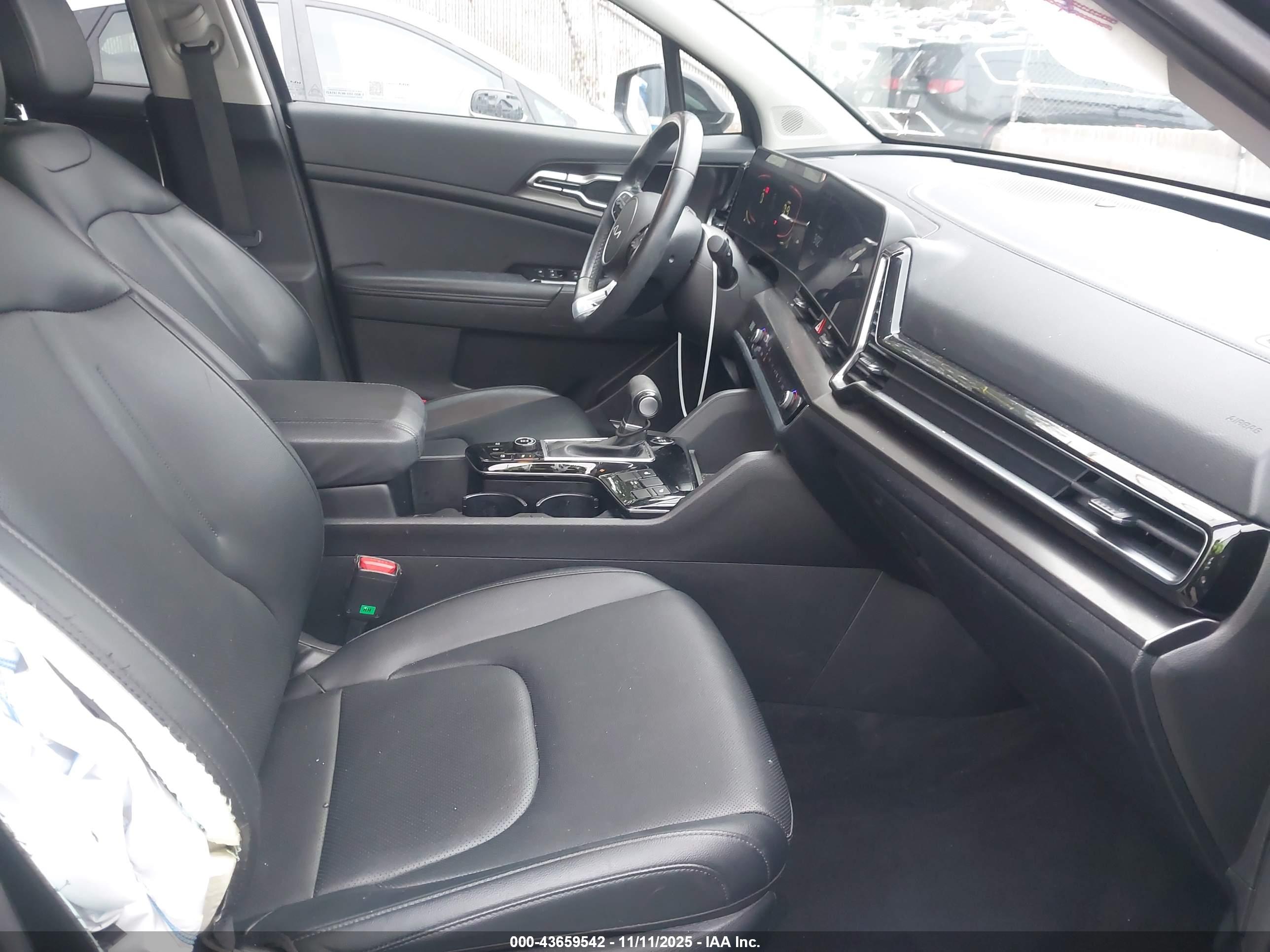 KIA SPORTAGE image 5