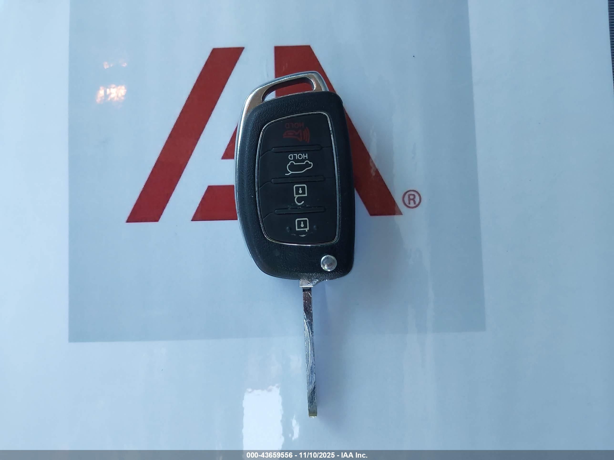 HYUNDAI SANTA image 11