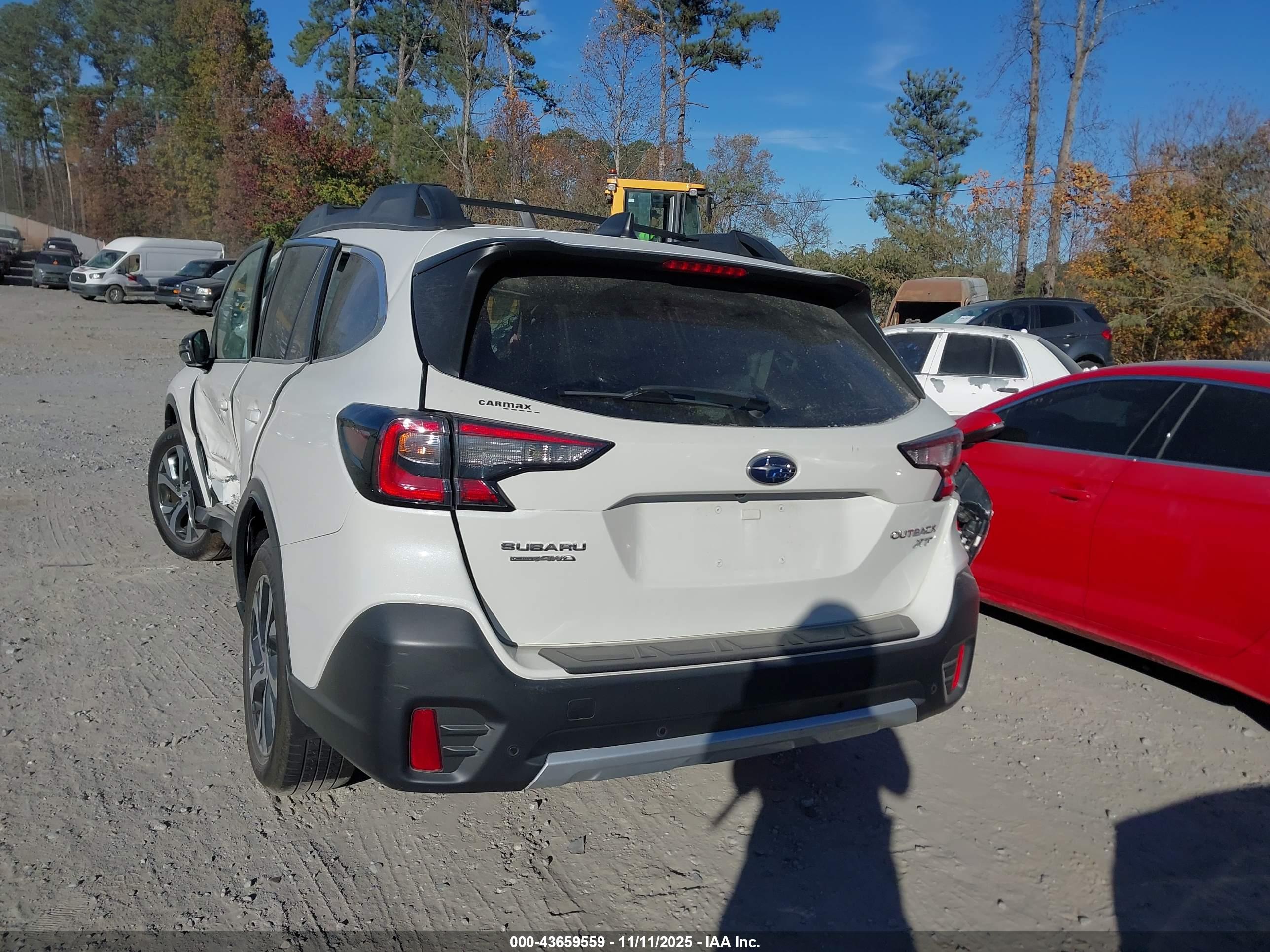 SUBARU OUTBACK image 3