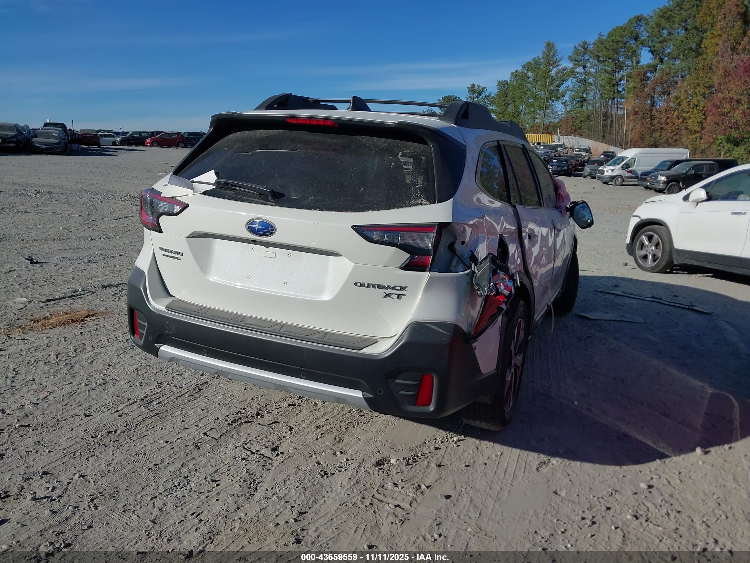SUBARU OUTBACK image 4