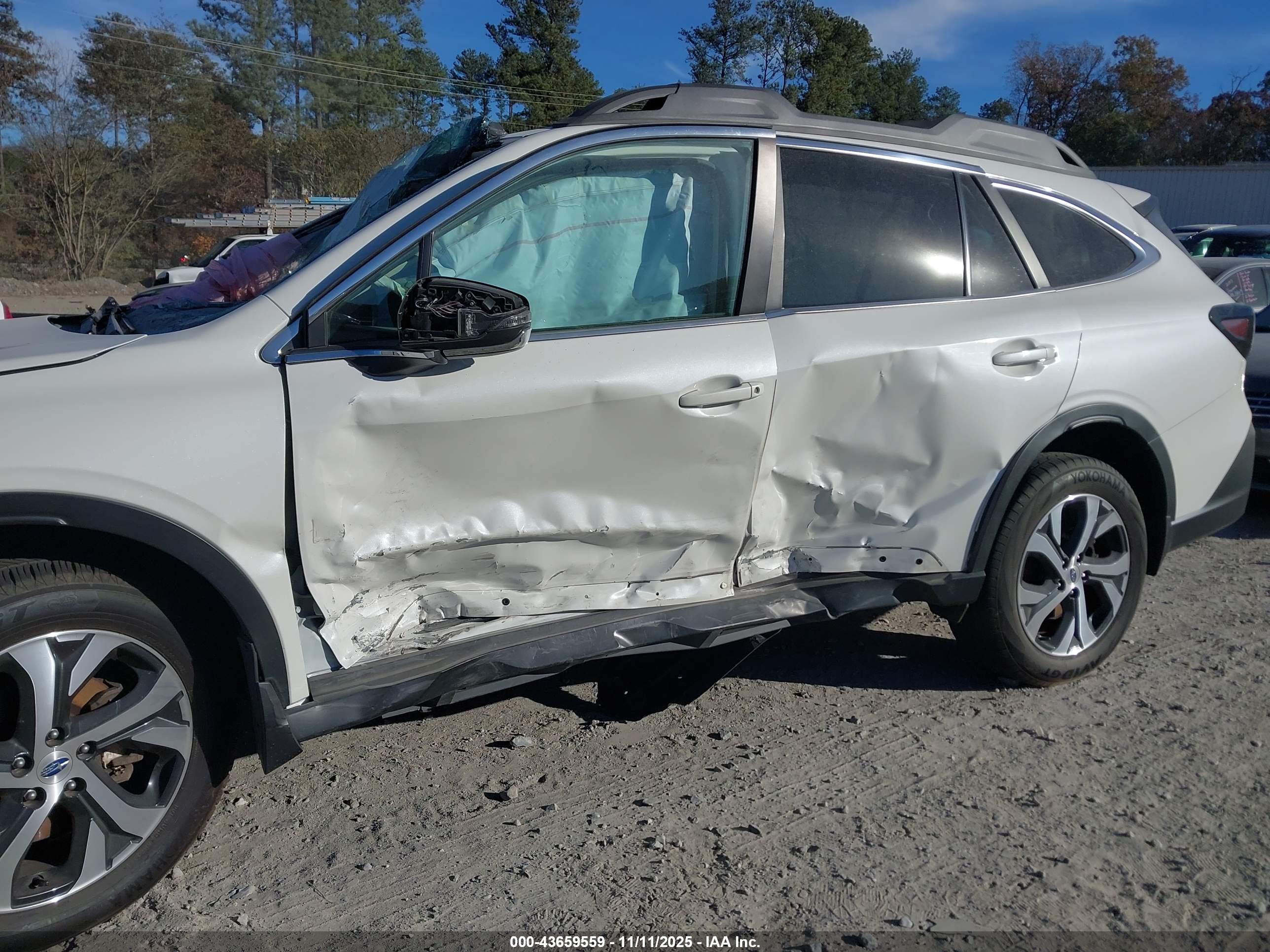 SUBARU OUTBACK image 6