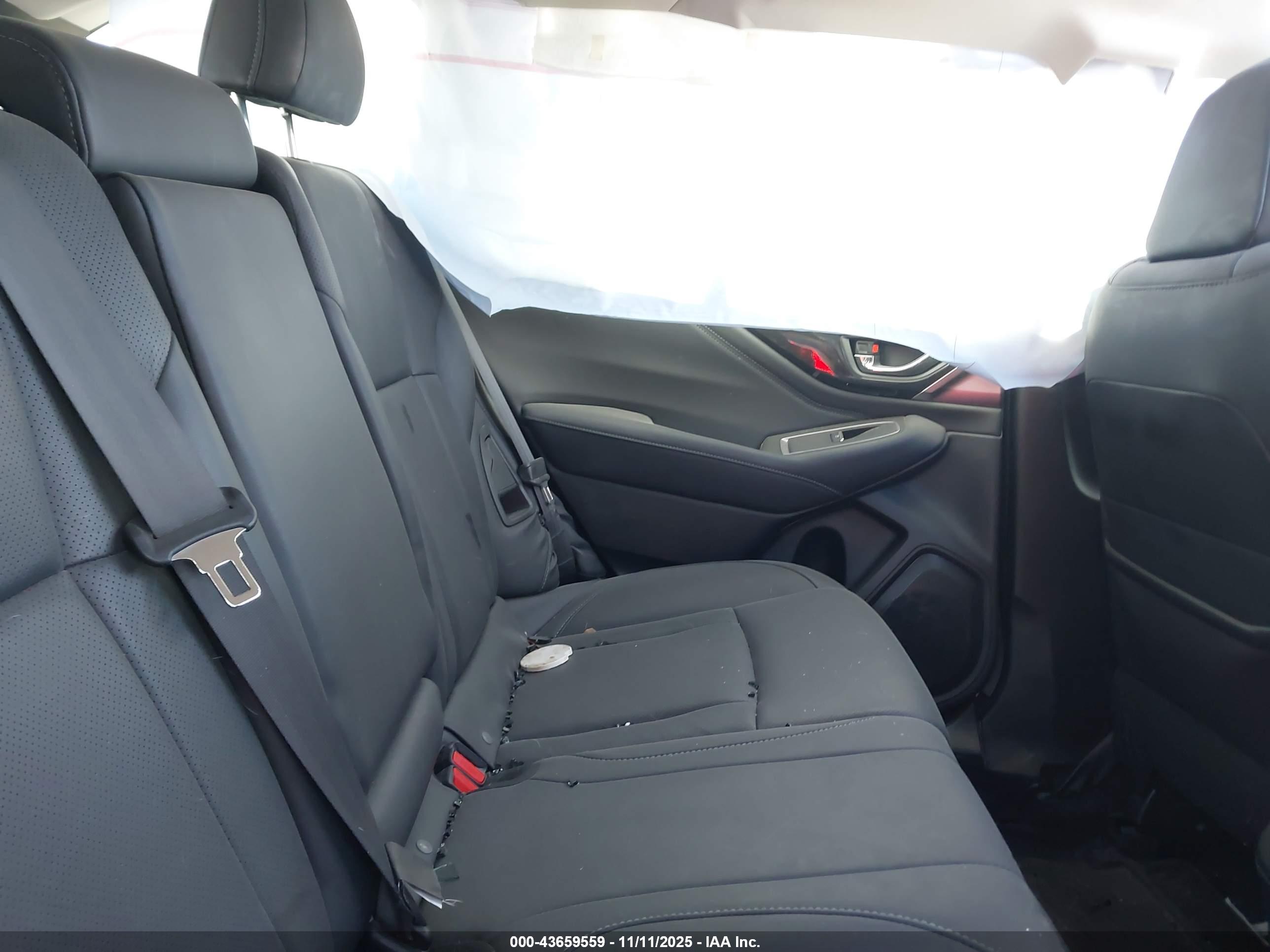 SUBARU OUTBACK image 8