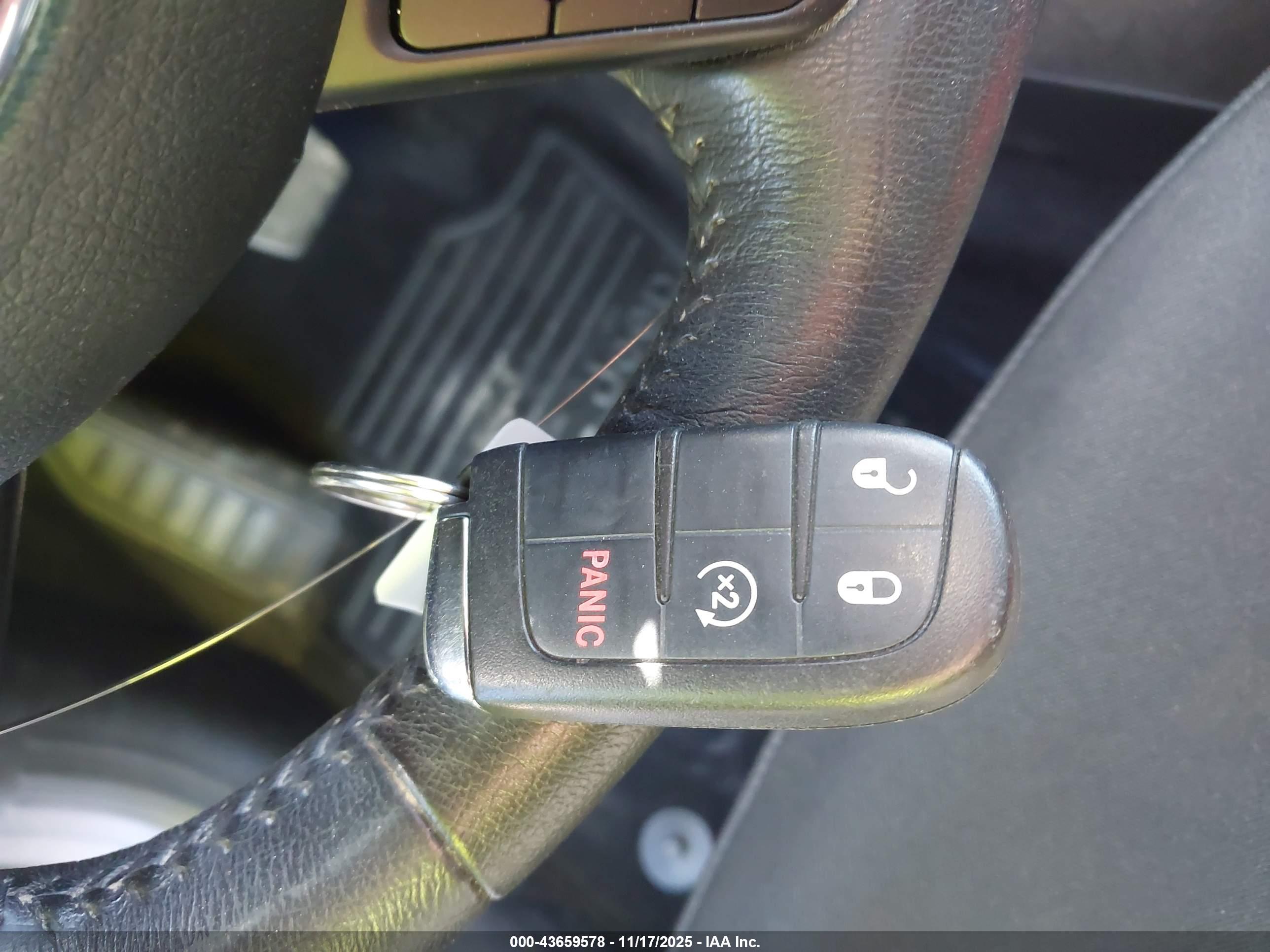 JEEP RENEGADE image 11