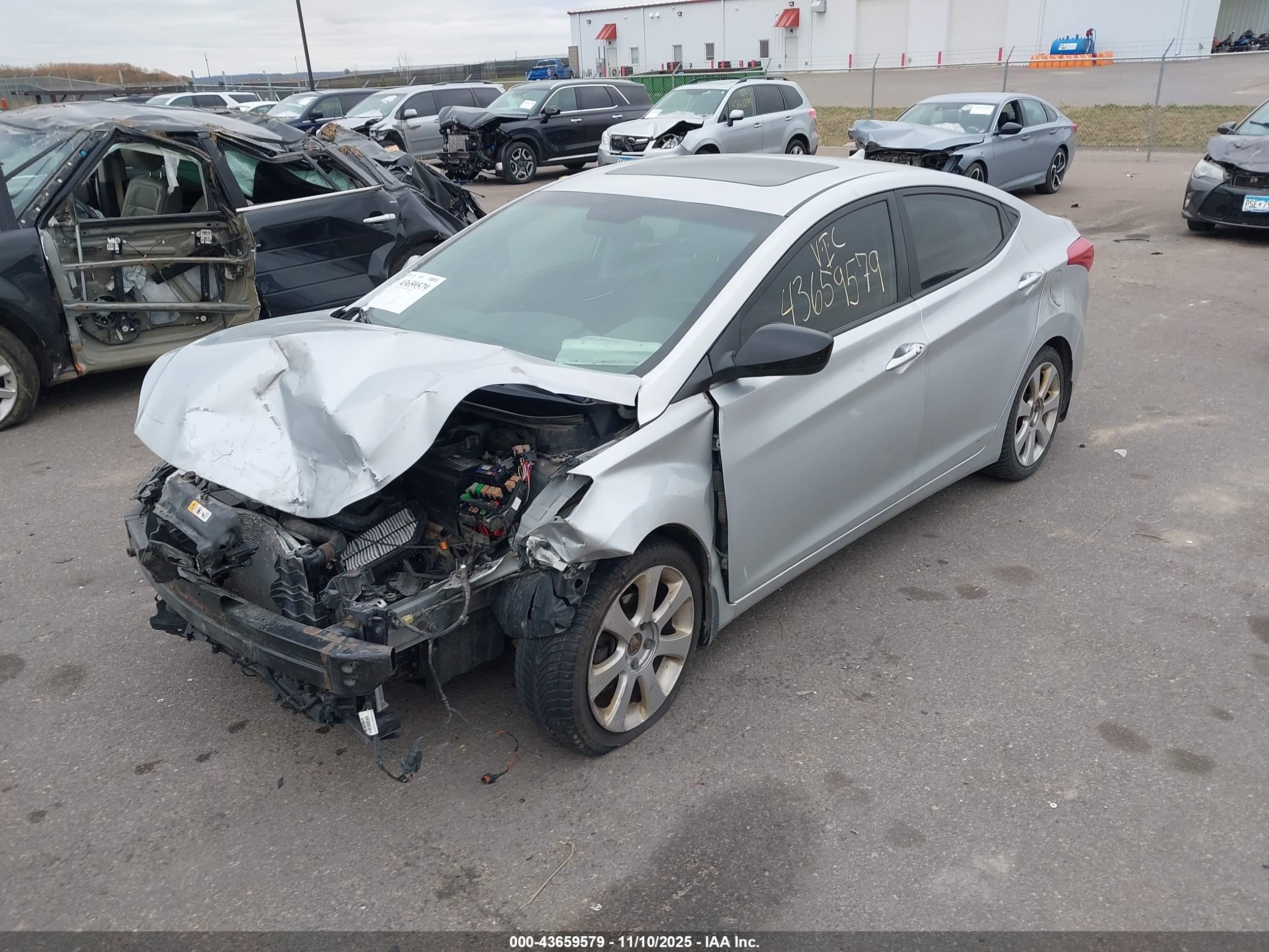 HYUNDAI ELANTRA image 2