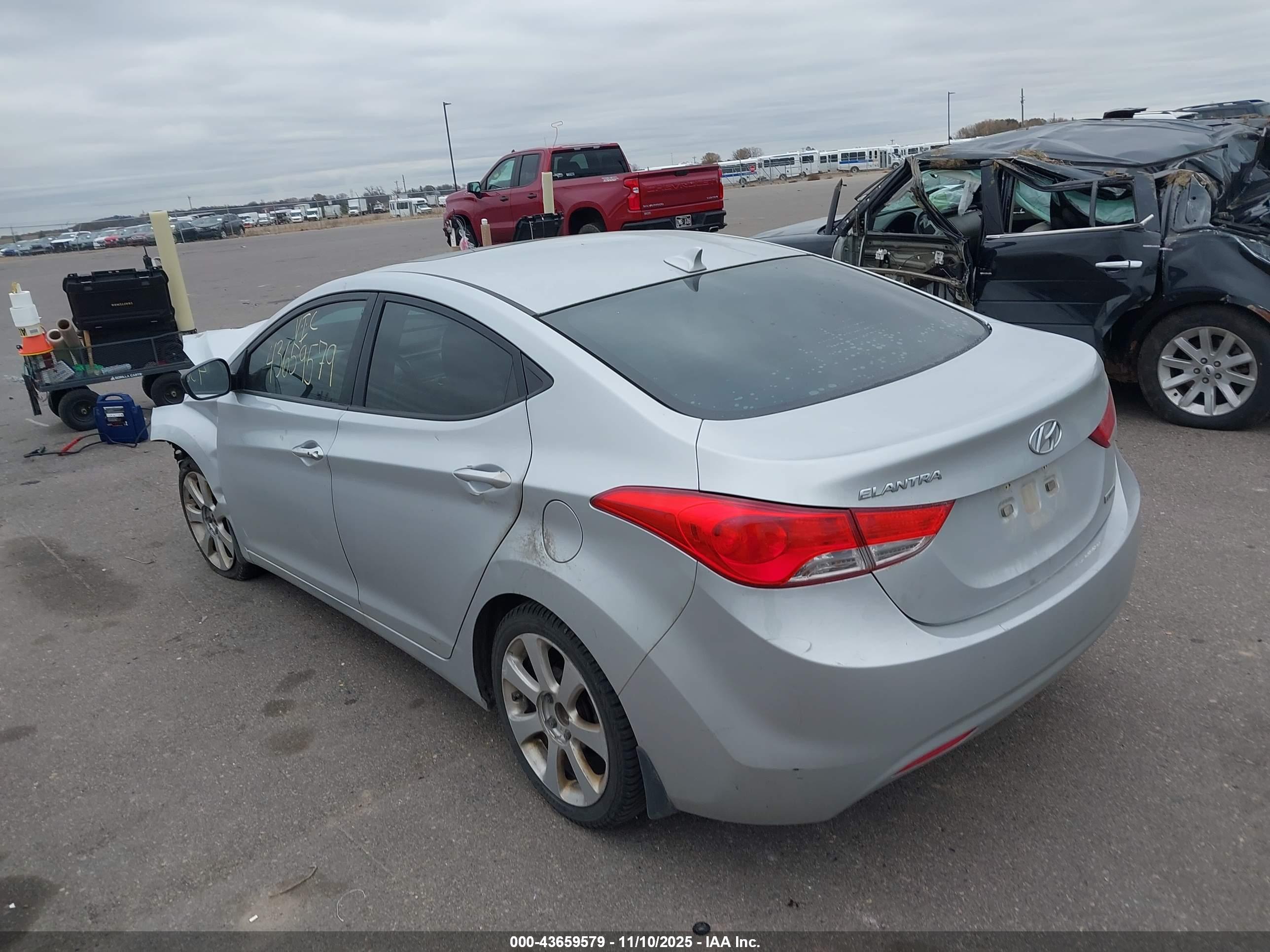HYUNDAI ELANTRA image 3
