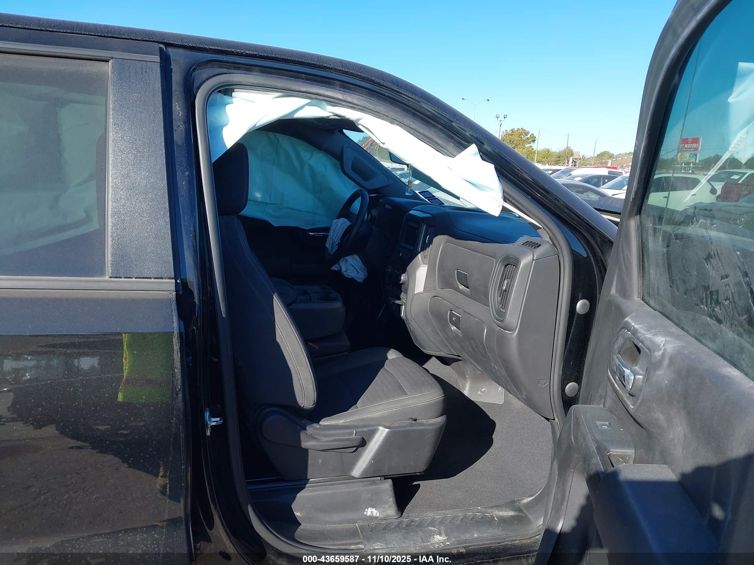 CHEVROLET SILVERADO image 5