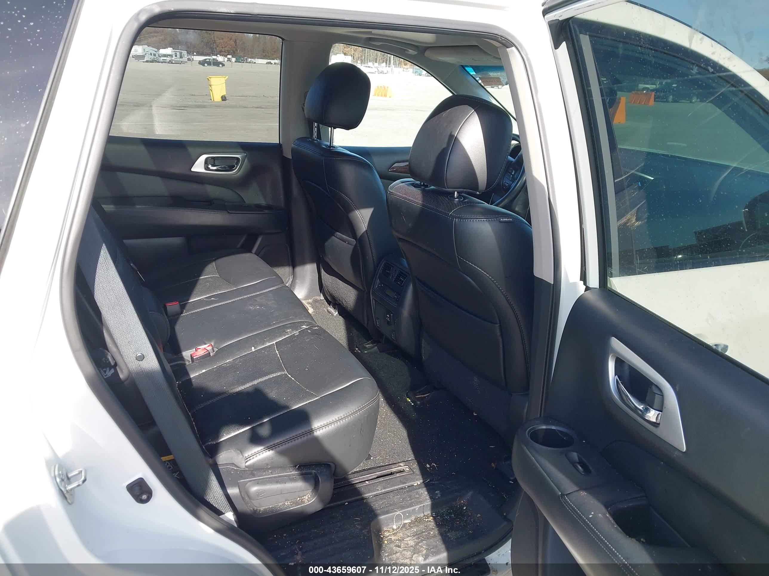 NISSAN PATHFINDER image 8