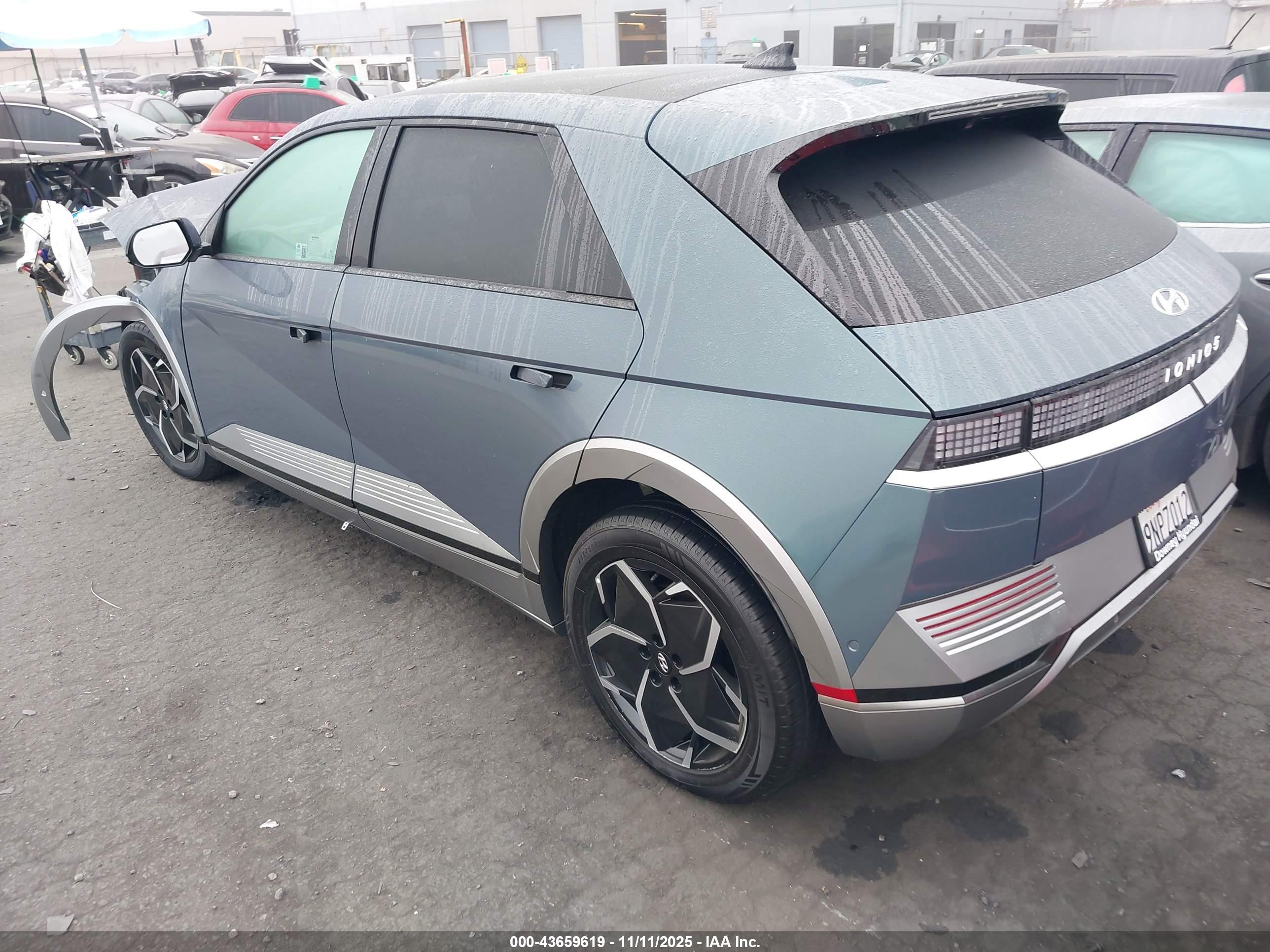 HYUNDAI IONIQ image 3