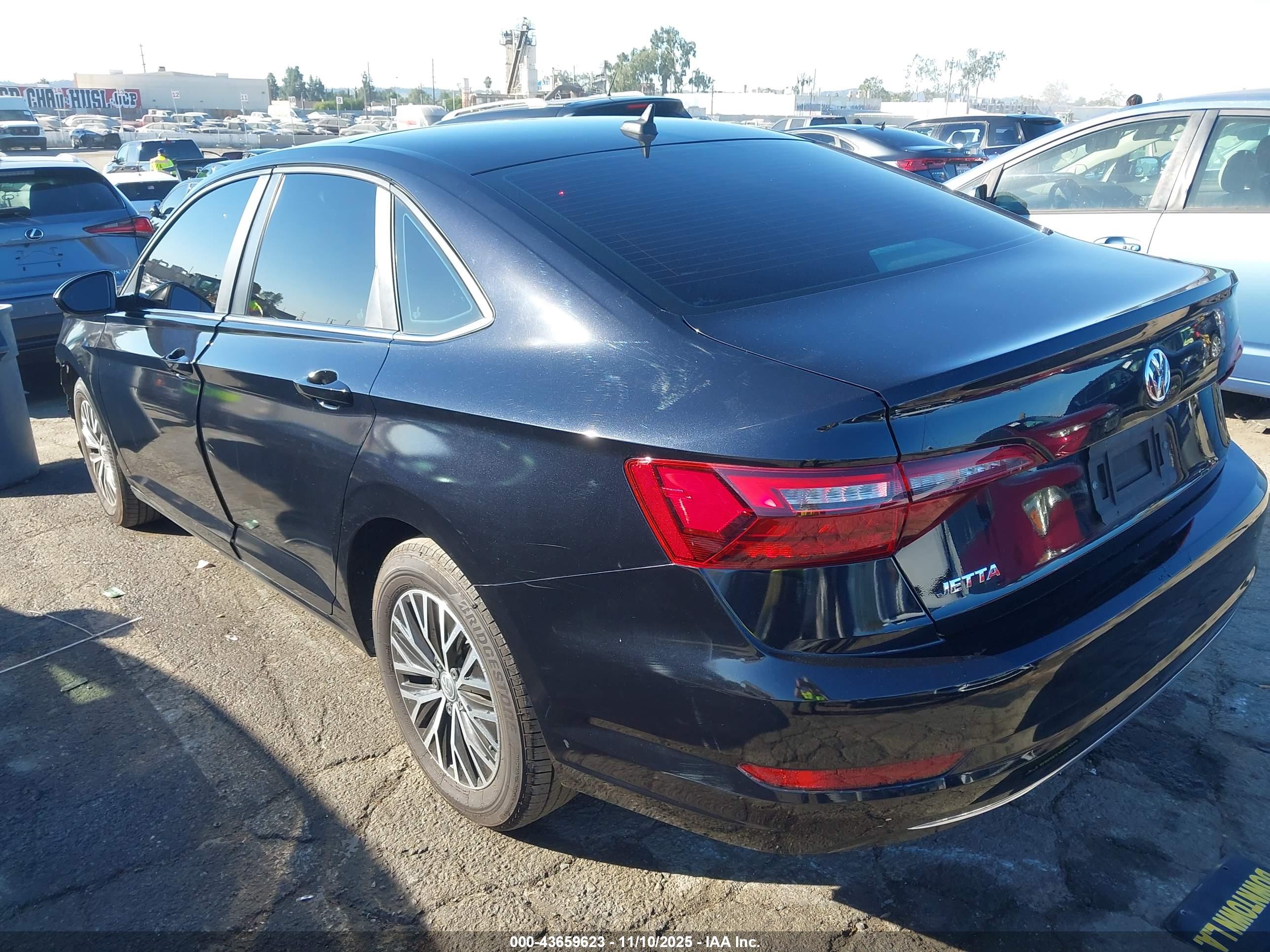 VOLKSWAGEN JETTA image 3