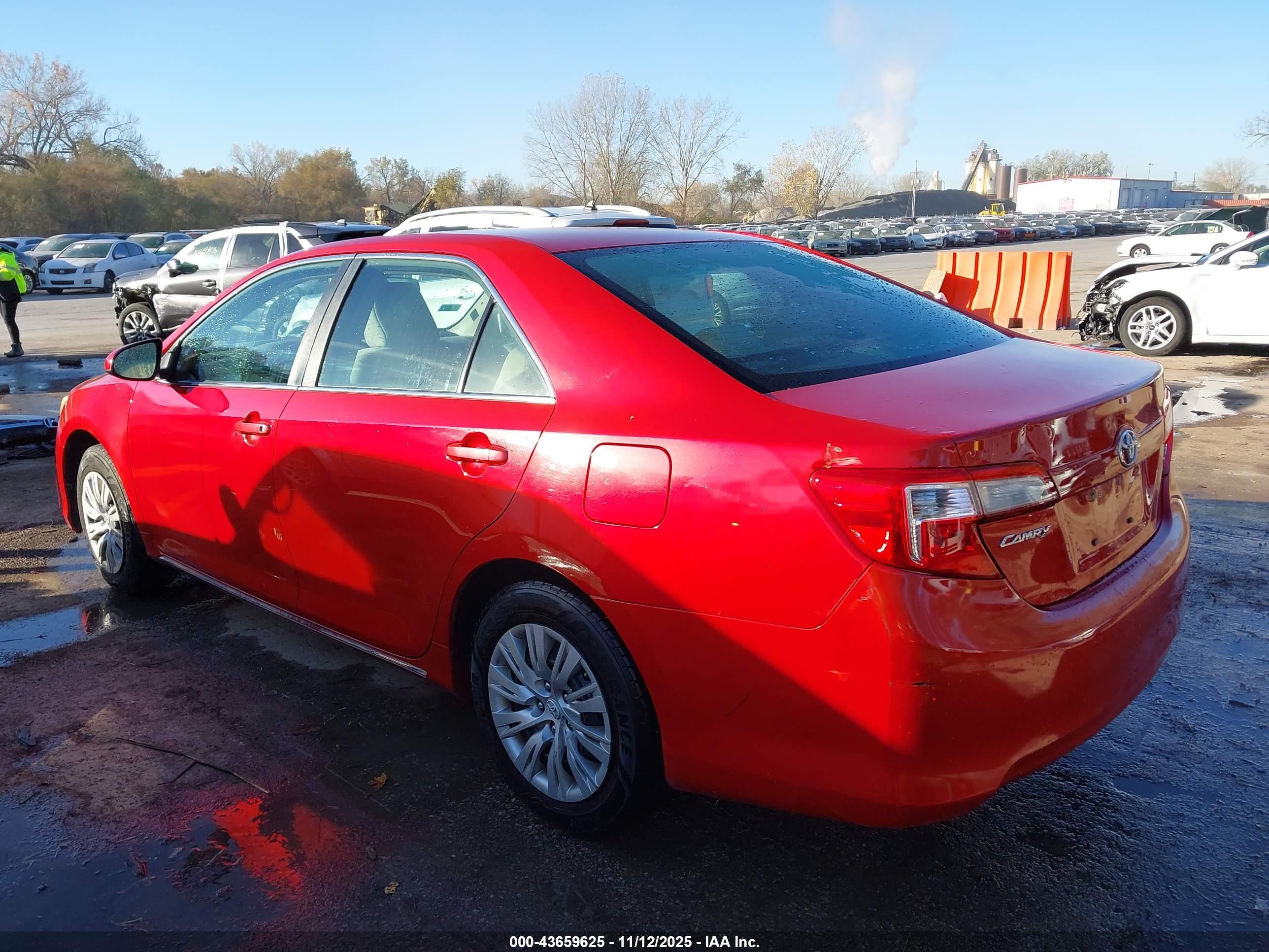 TOYOTA CAMRY image 3