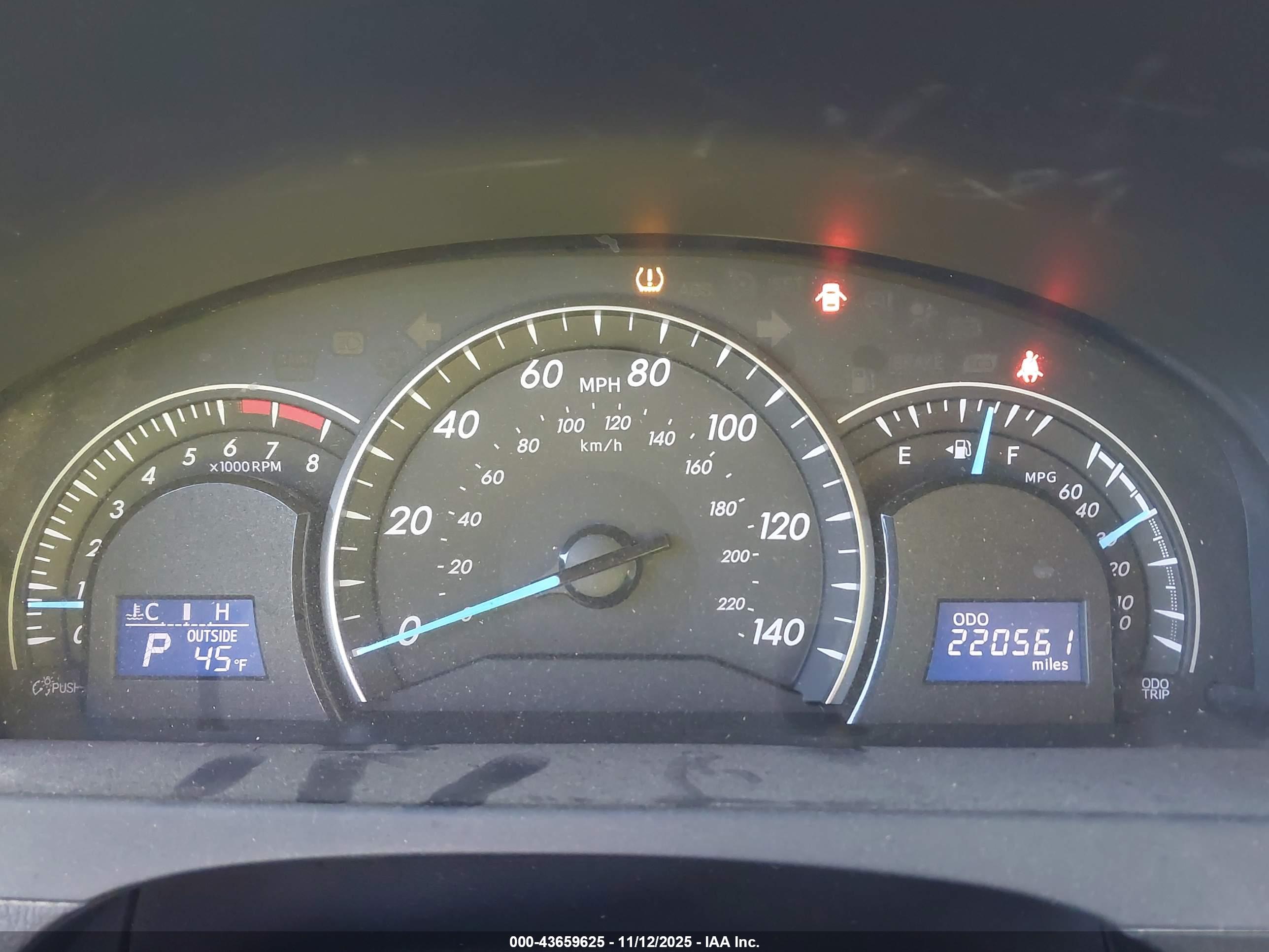TOYOTA CAMRY image 7
