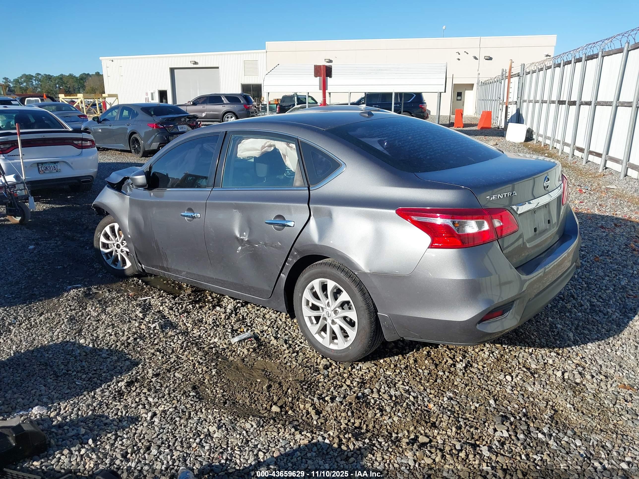 NISSAN SENTRA image 3